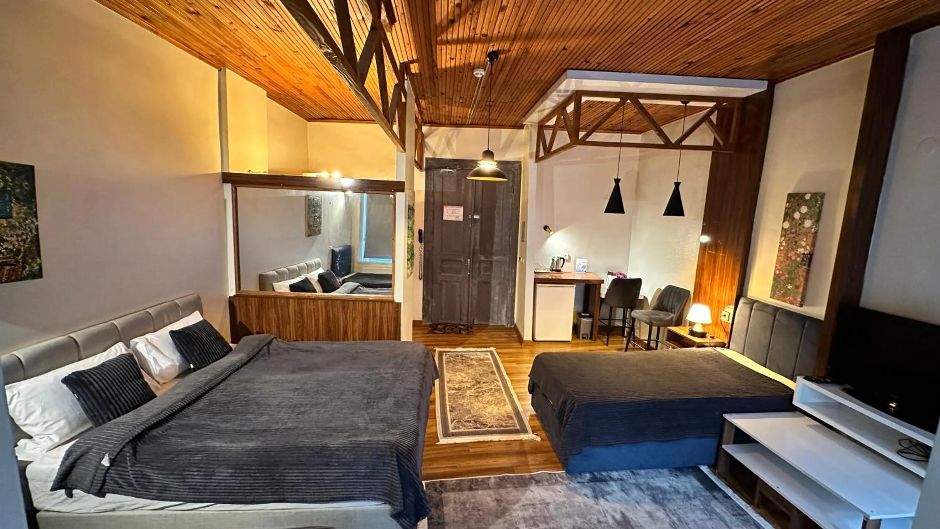 Photo of the whole room, Bed in New Pera