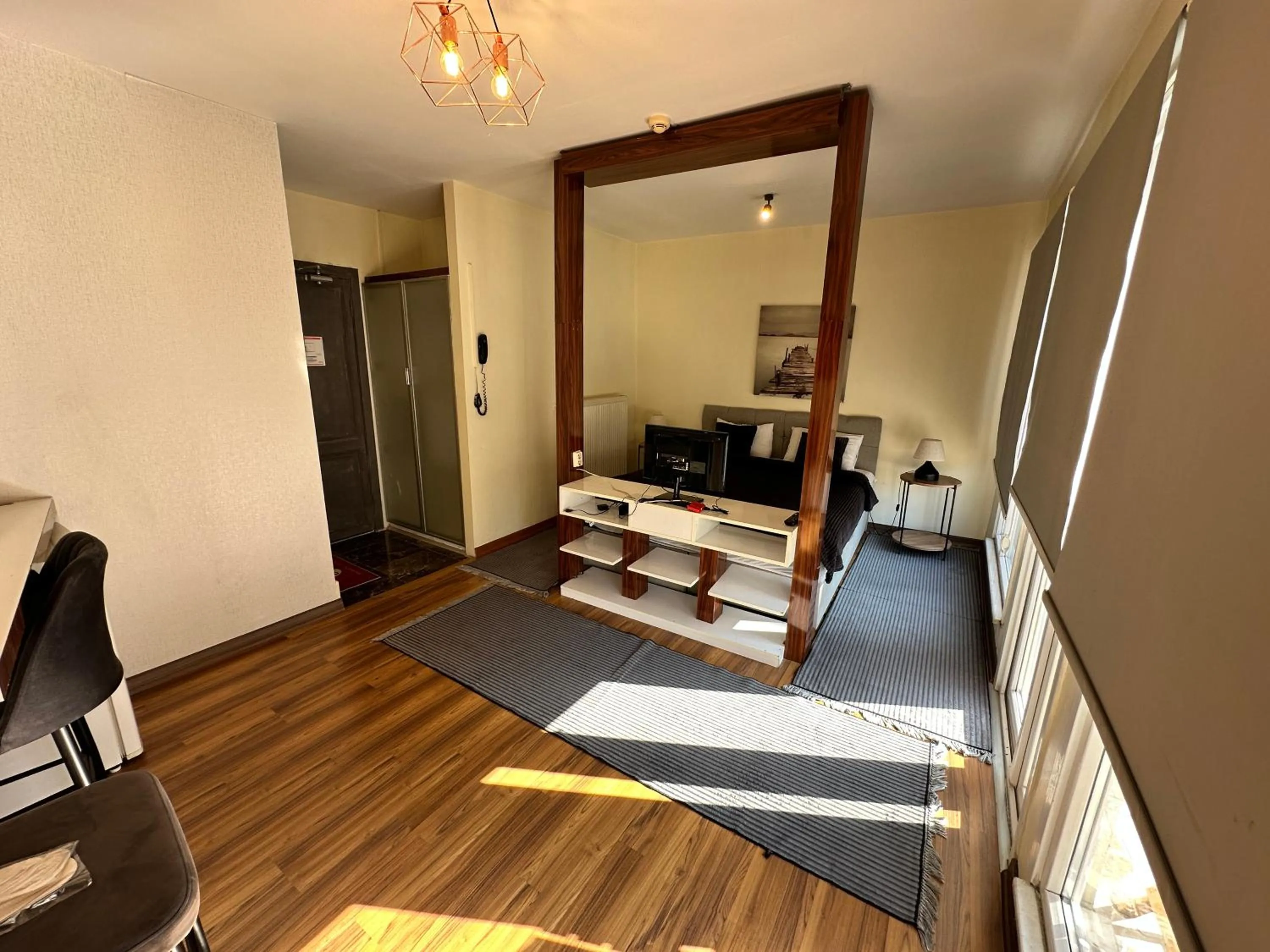 Photo of the whole room, Bed in New Pera