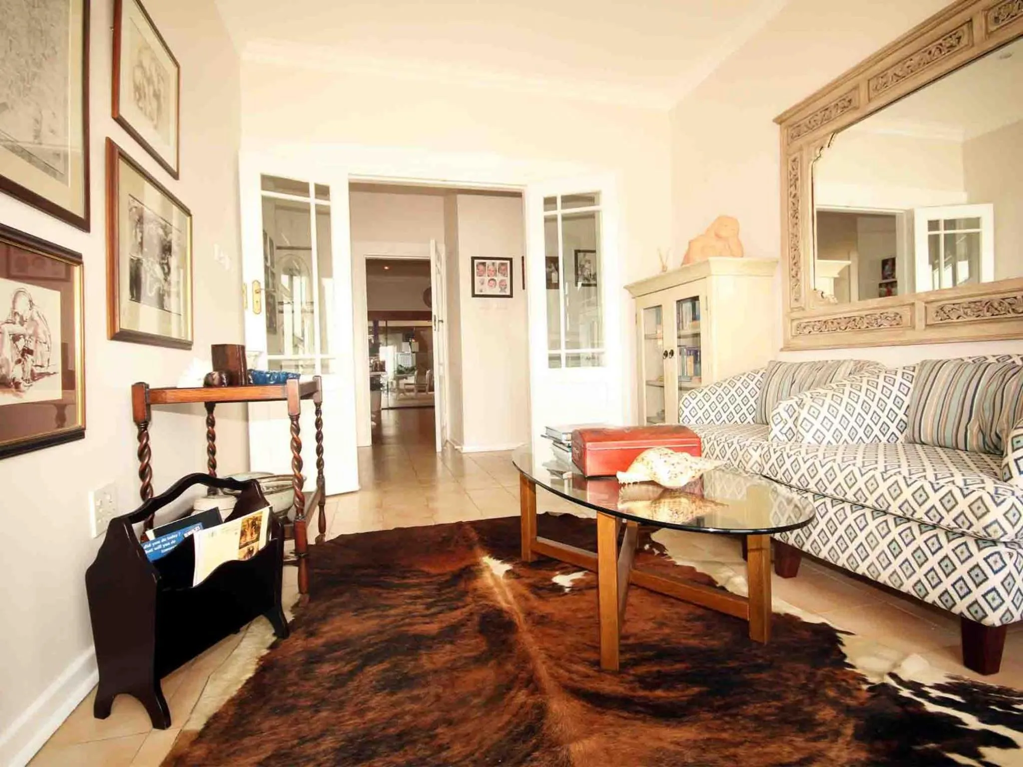 Library, Bed in Fairlight Beach House