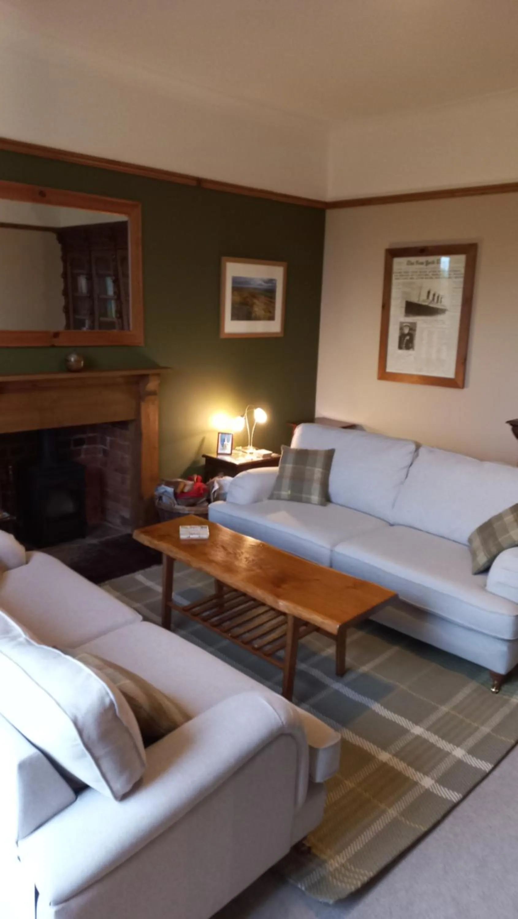 Communal lounge/ TV room in Broome Park Farm B&B