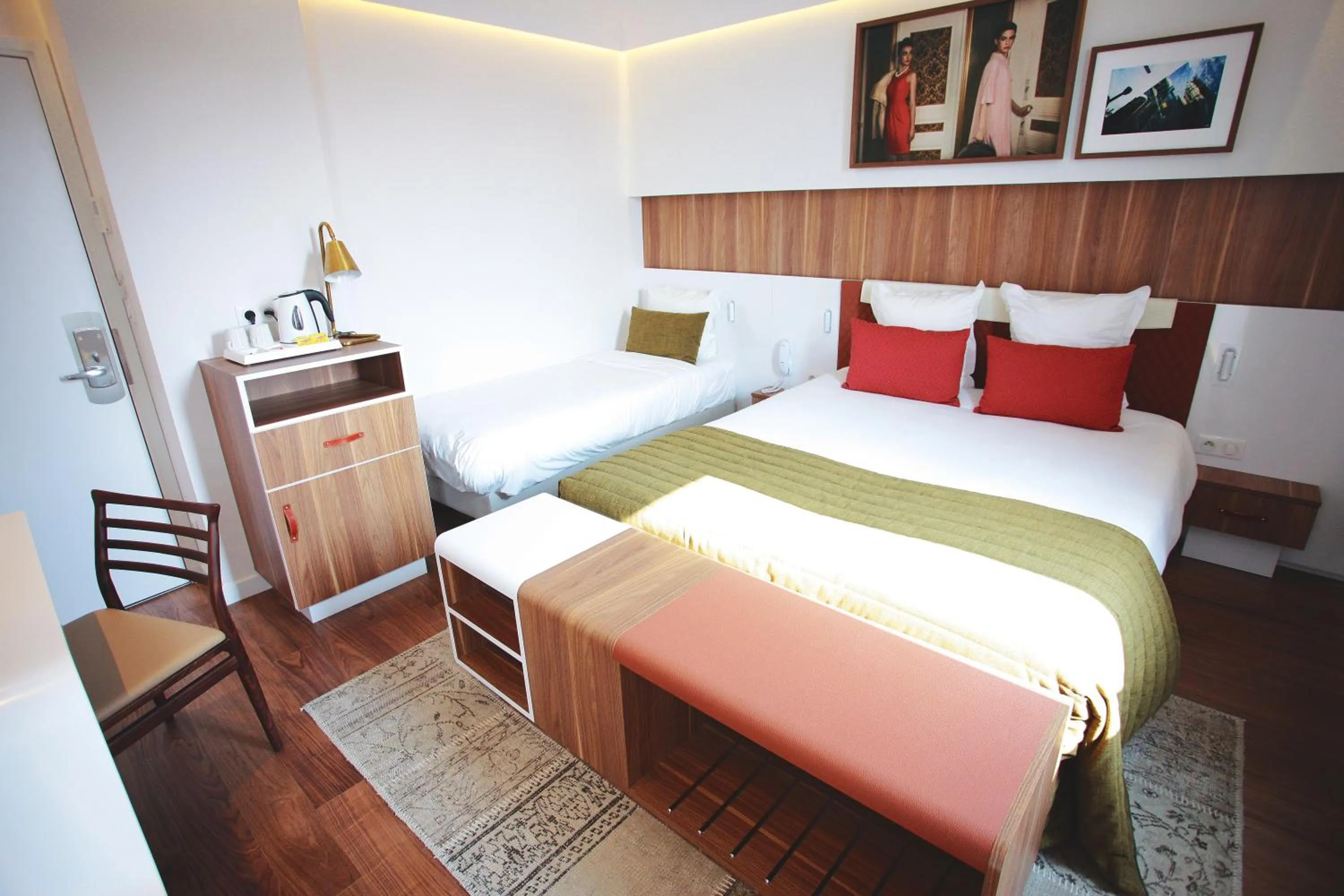 Bedroom, Bed in Hôtel Eiffel Turenne