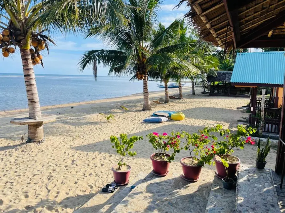 Deluxe Double or Twin Room with Ocean View in Mecaja Beach House Deluxe Double or Twin Room with Ocean View in Mecaja Beach House