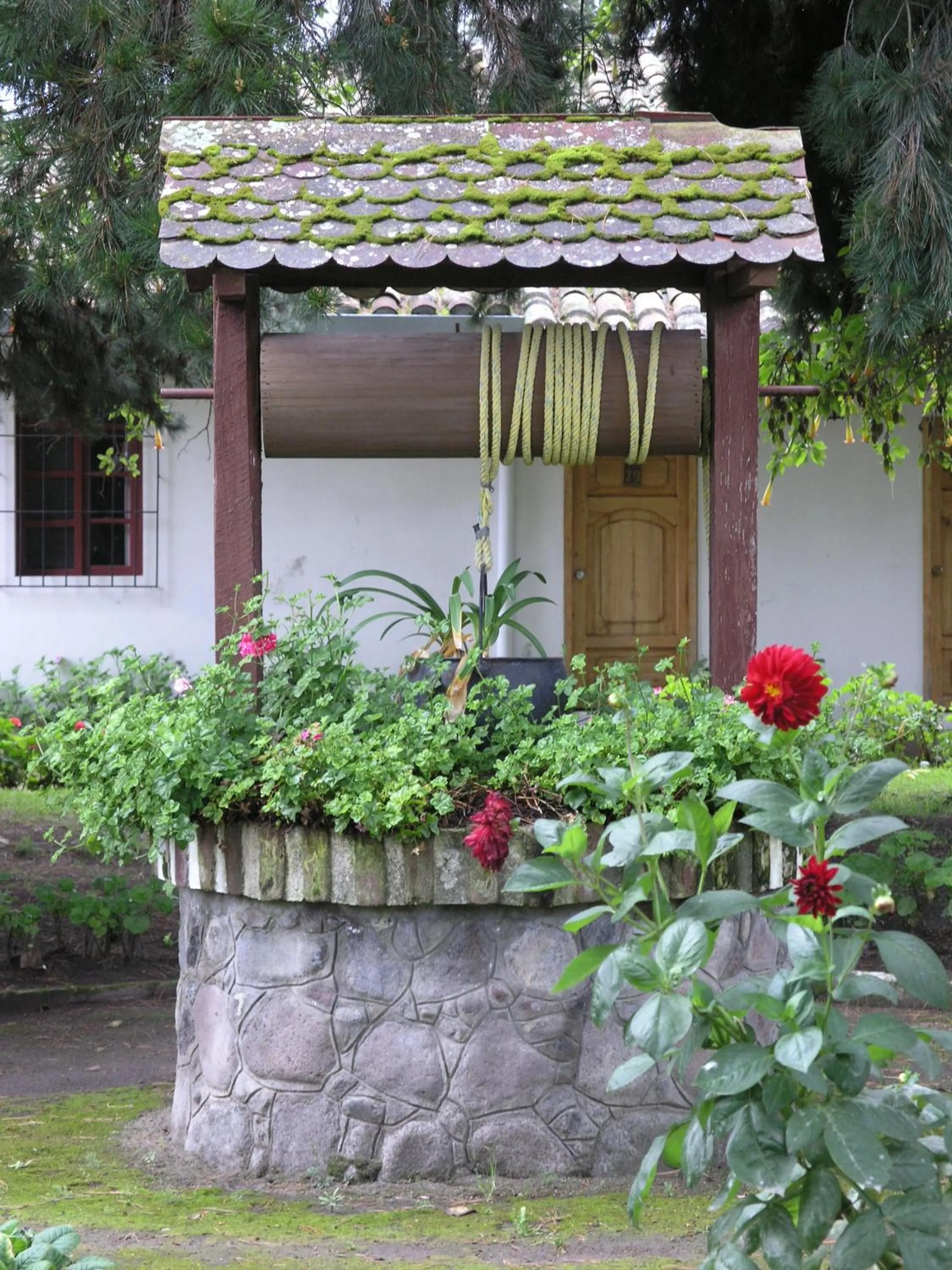 Facade/entrance in Hacienda La Cienega