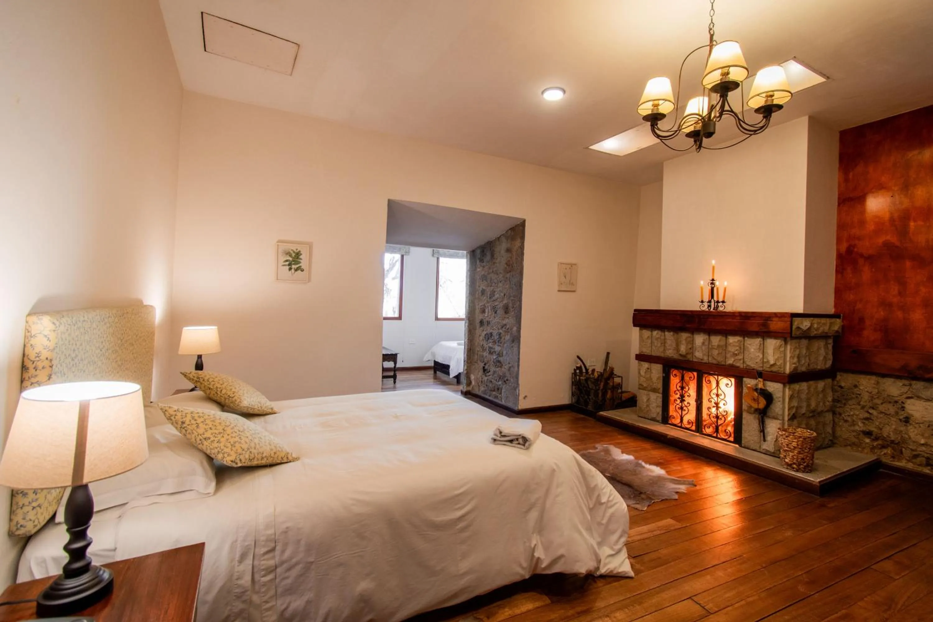 Bed in Hacienda La Cienega