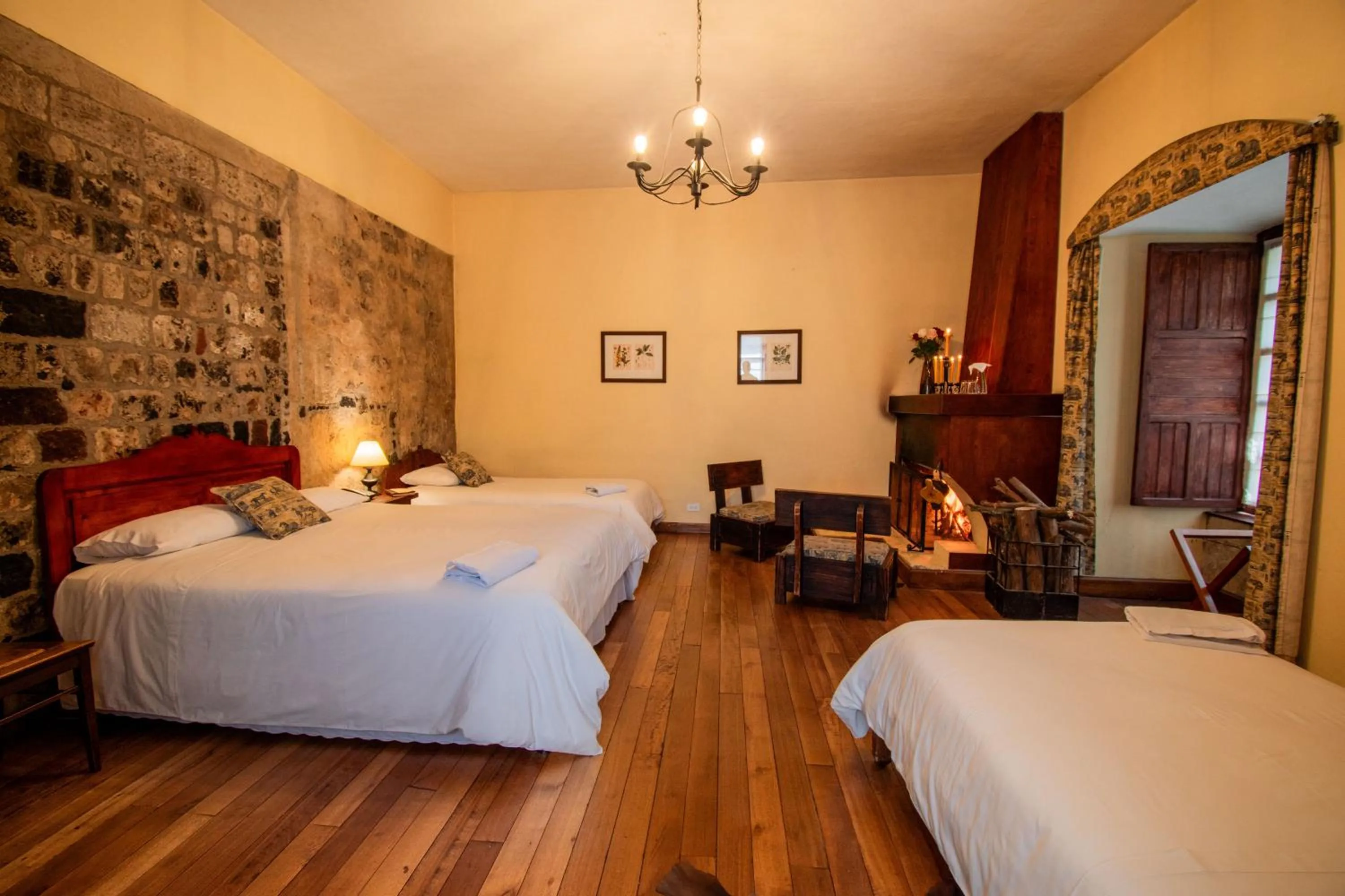 Bed in Hacienda La Cienega