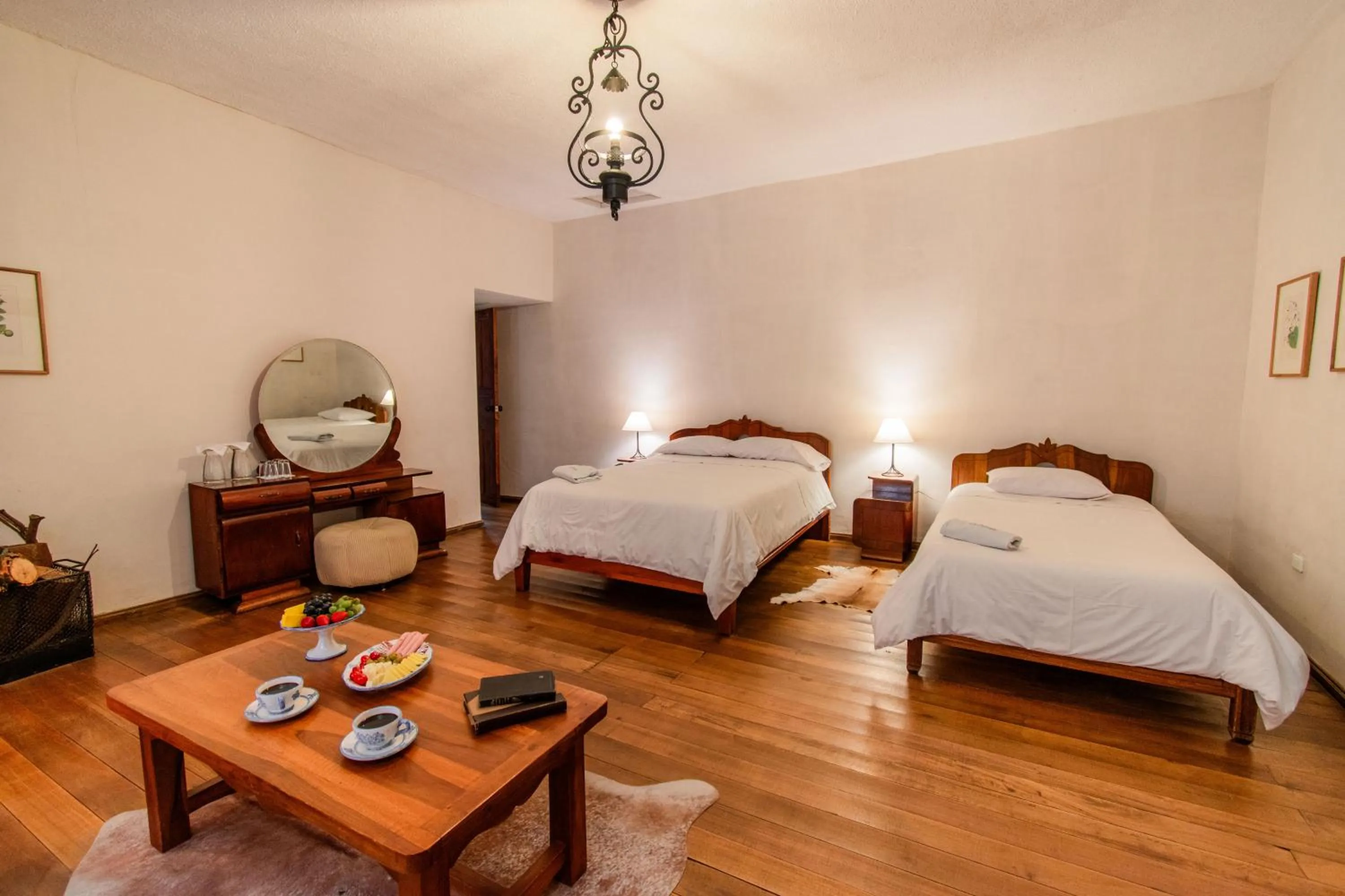 Bed in Hacienda La Cienega