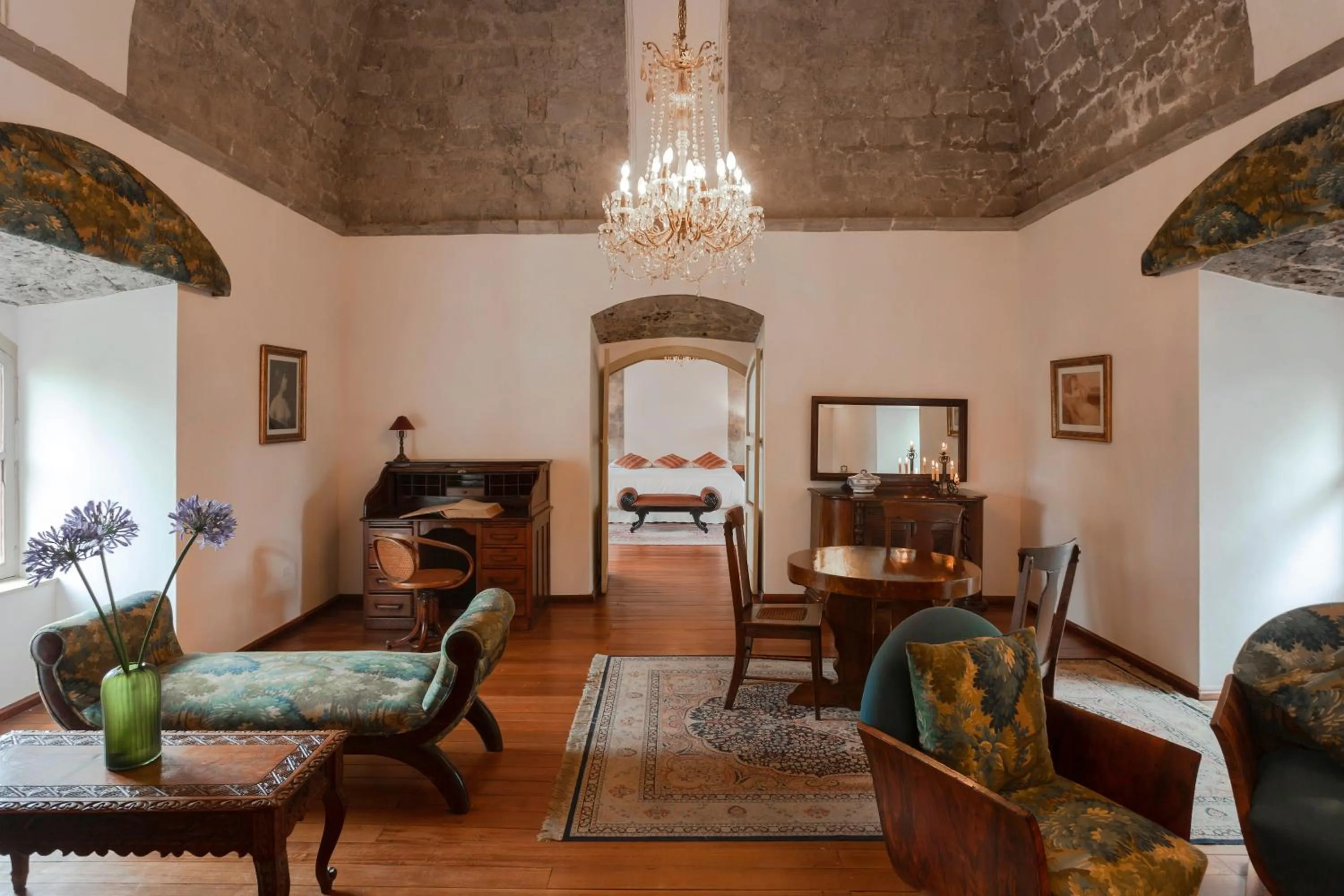 Bed in Hacienda La Cienega