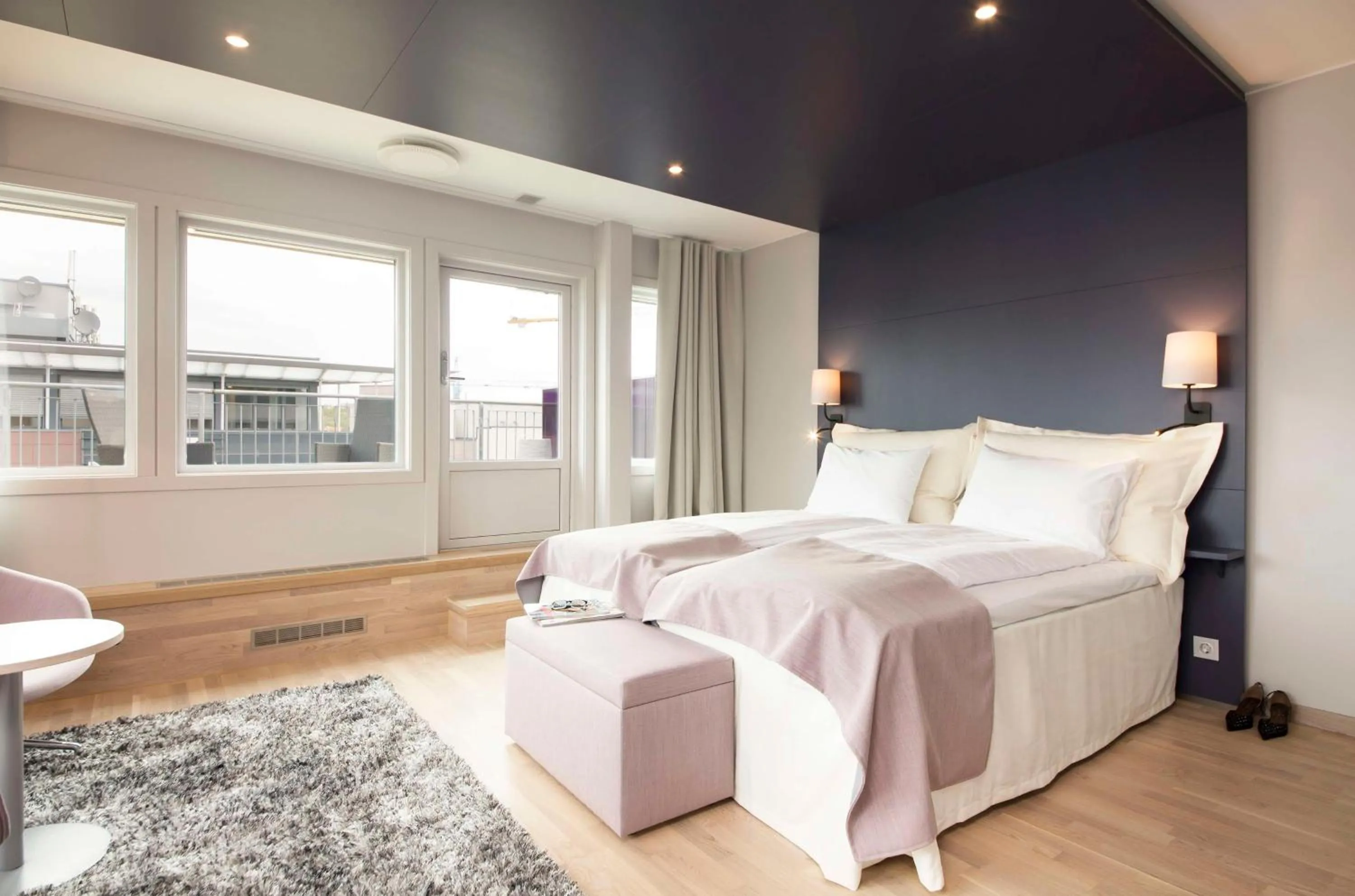 Photo of the whole room, Bed in Scandic Sjølyst