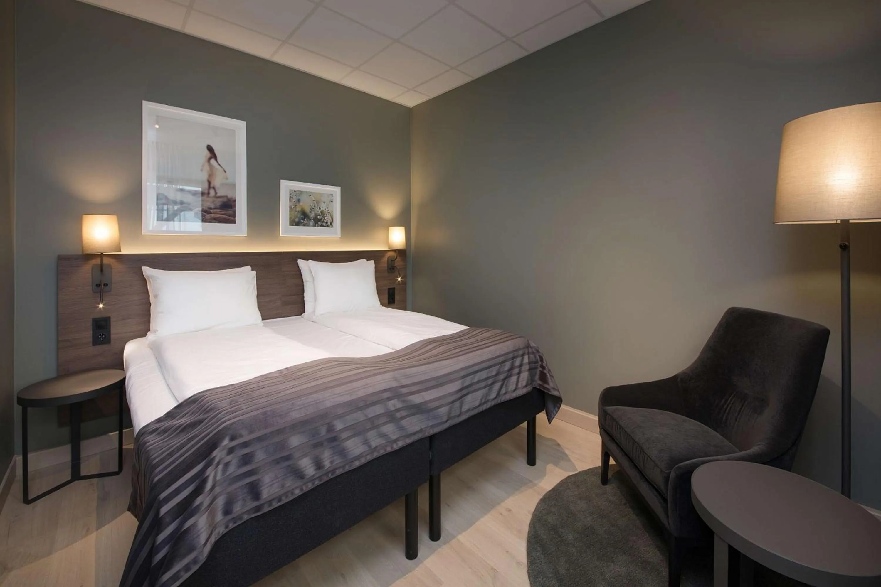 Bedroom, Bed in Scandic Sjølyst