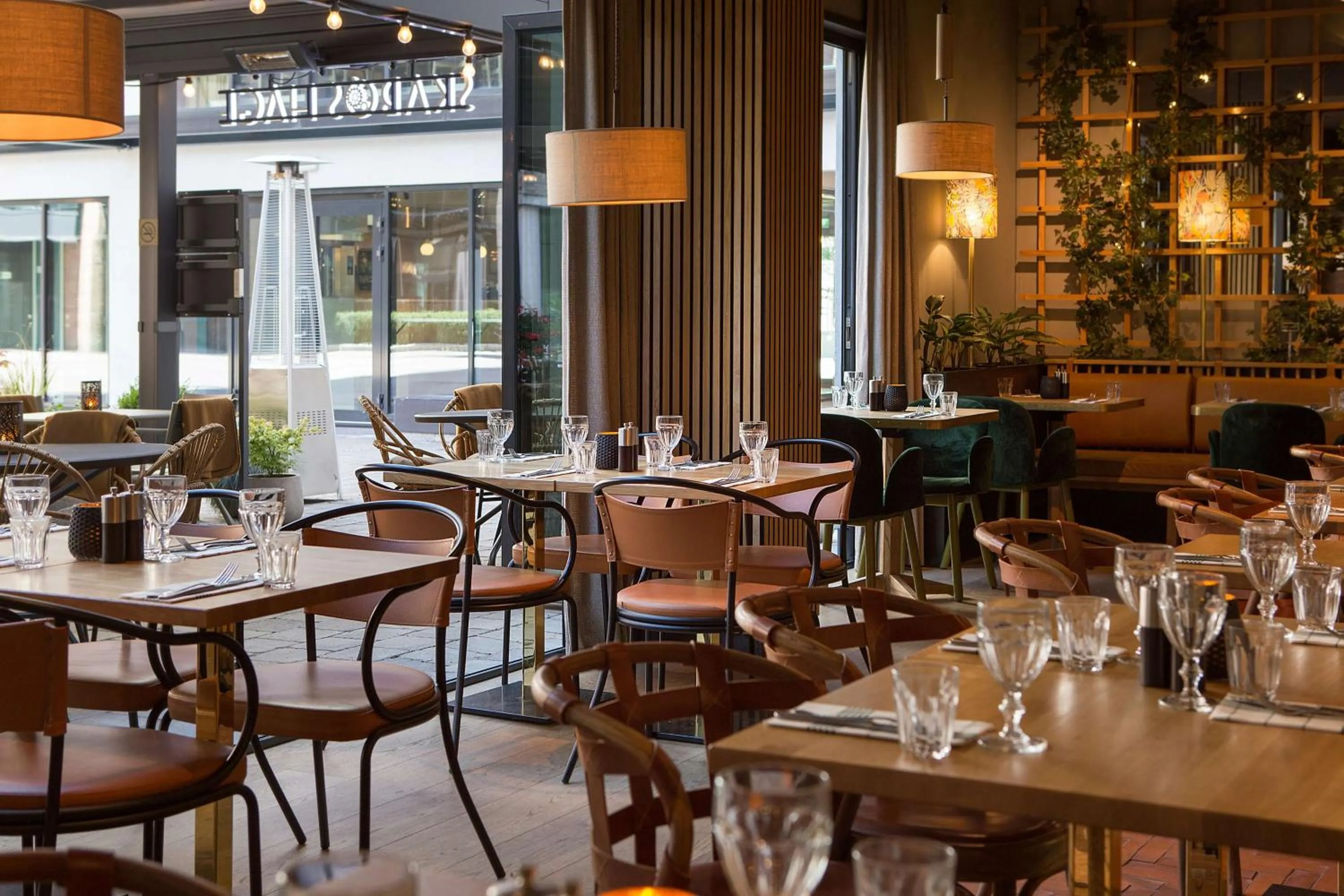 Restaurant/places to eat in Scandic Sjølyst