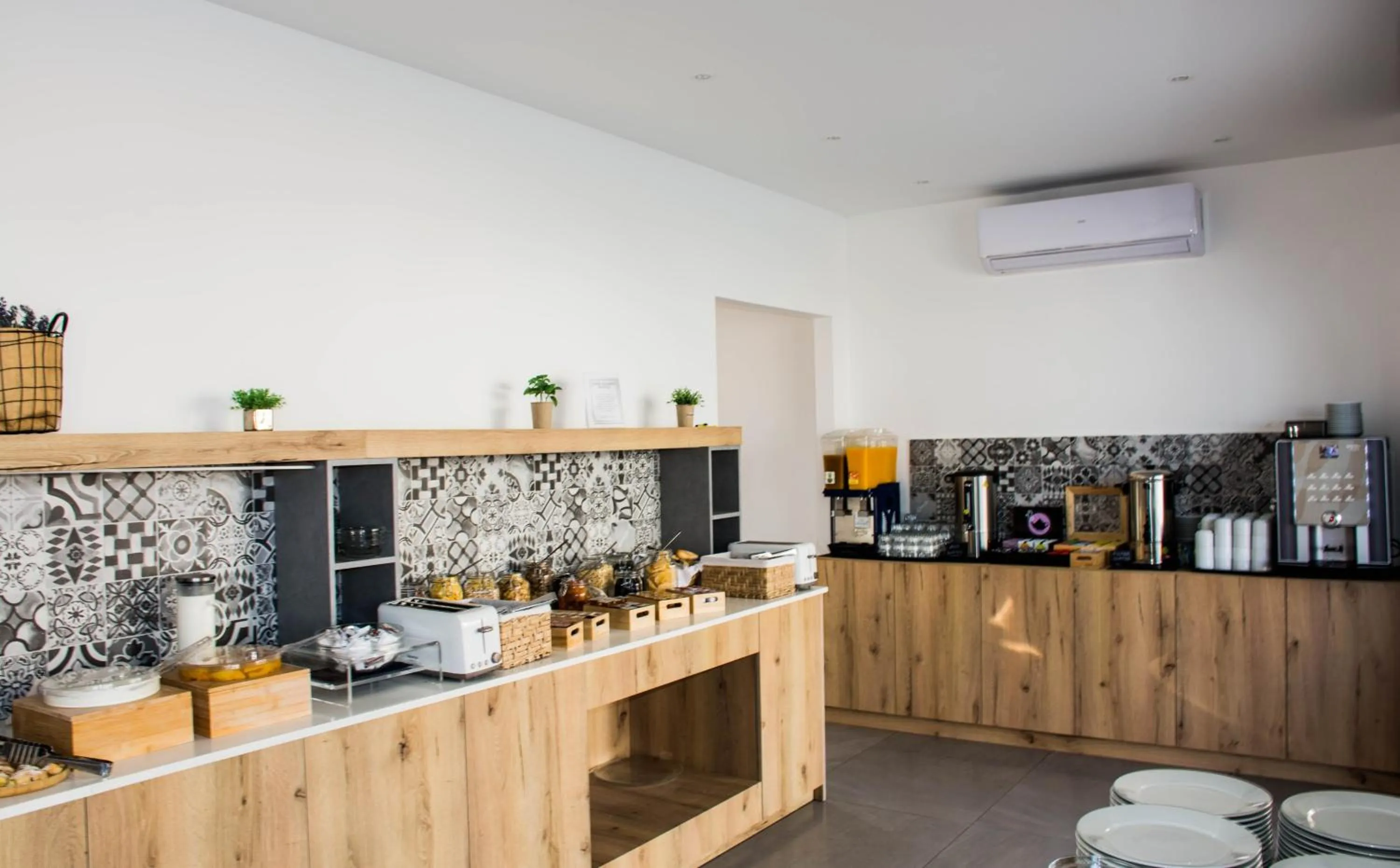 Breakfast, Kitchen/Kitchenette in Casa Blu Boutique Hotel "by Checkin" Adults Only