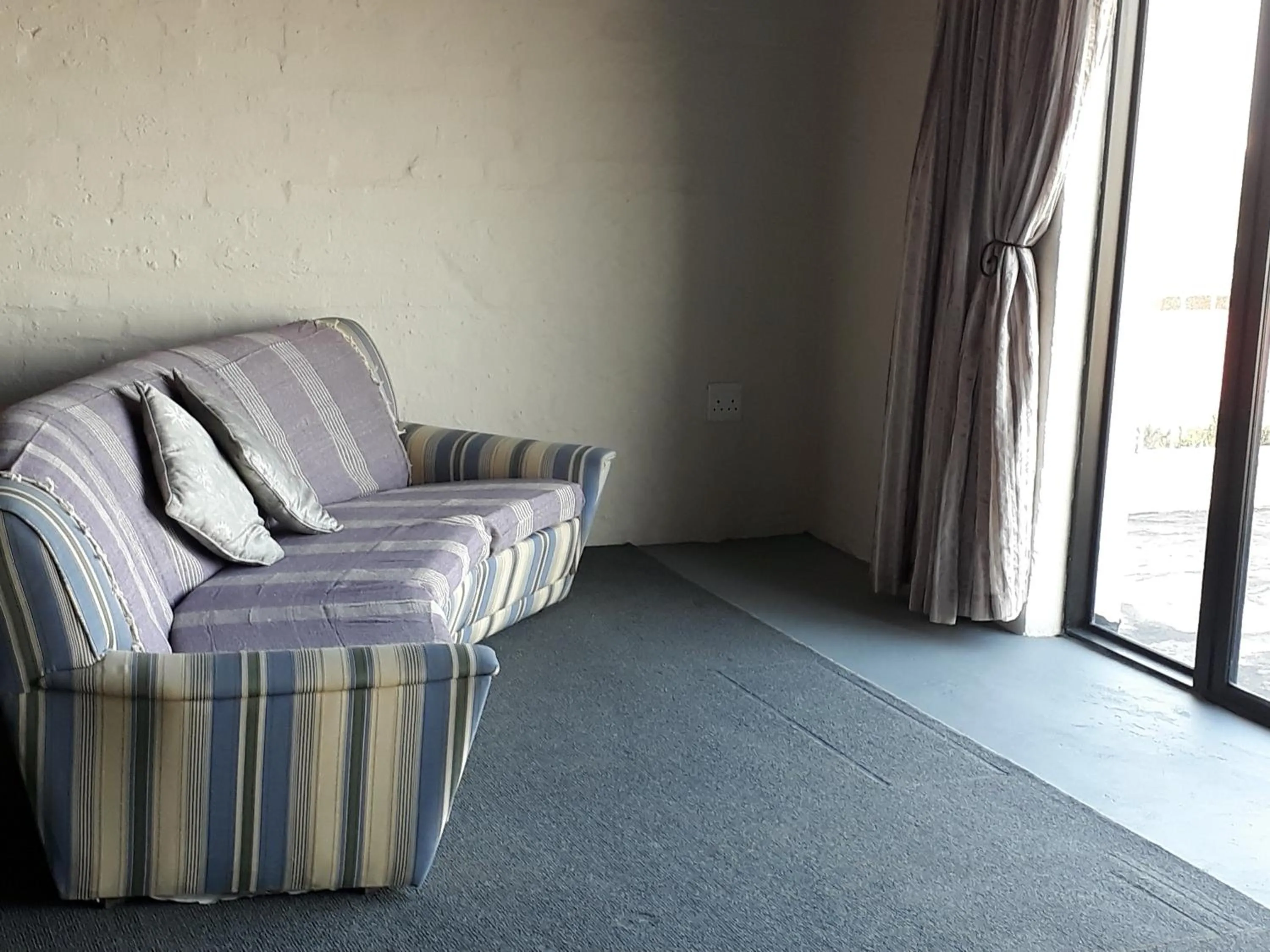 Seating area in Jack's Seaview