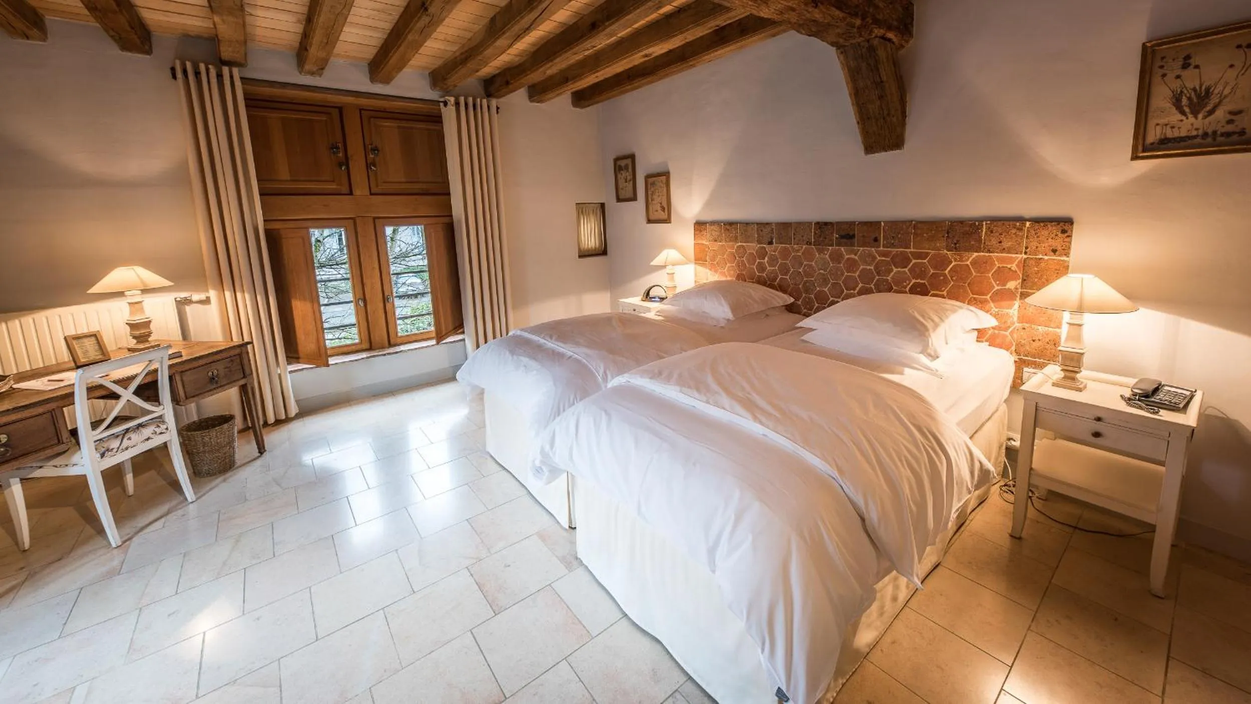 Bedroom, Bed in La Maison de Rhodes Hôtel & Spa