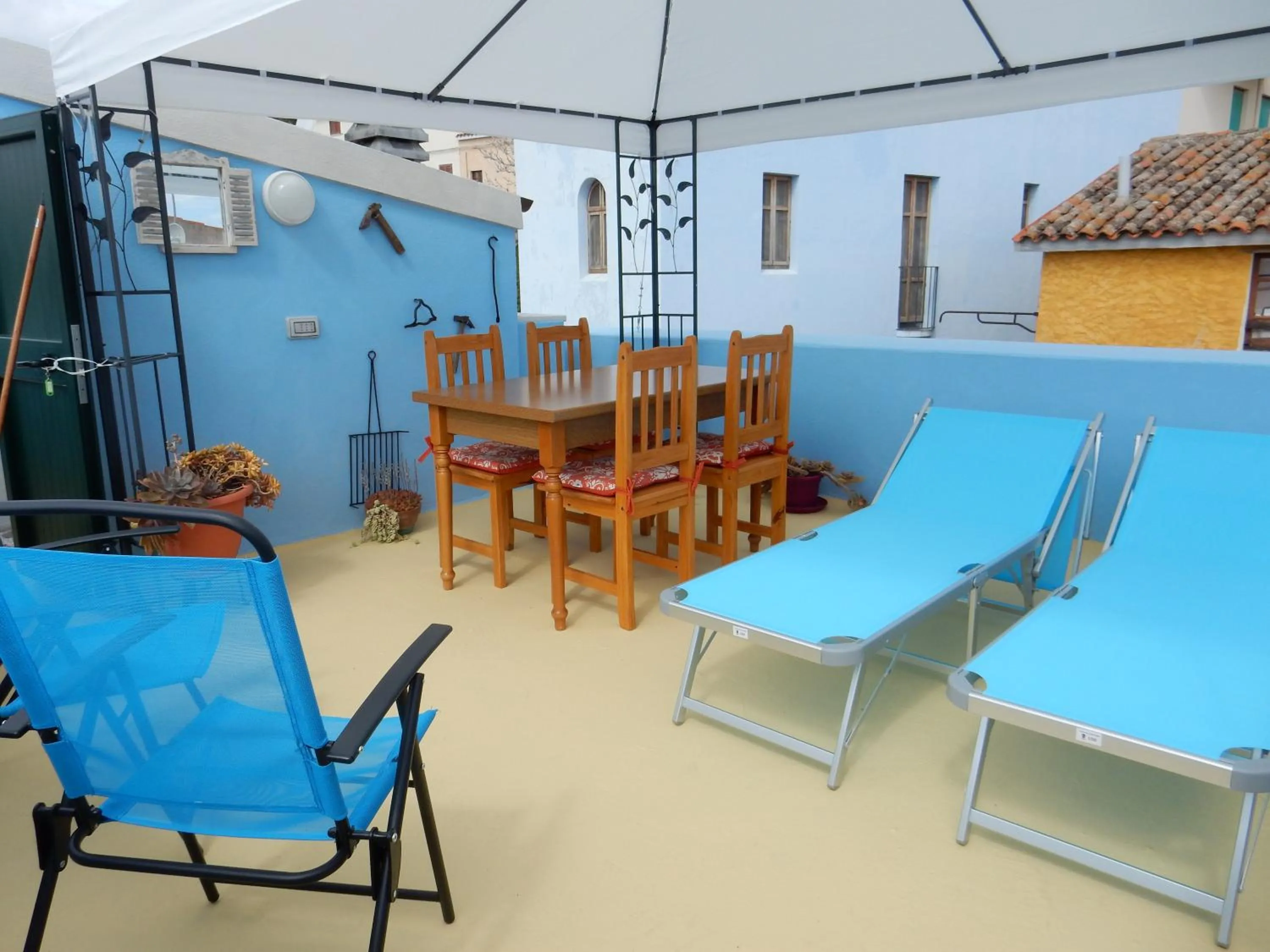 Property building in B&B Eleonora D'Arborea, Centro Storico