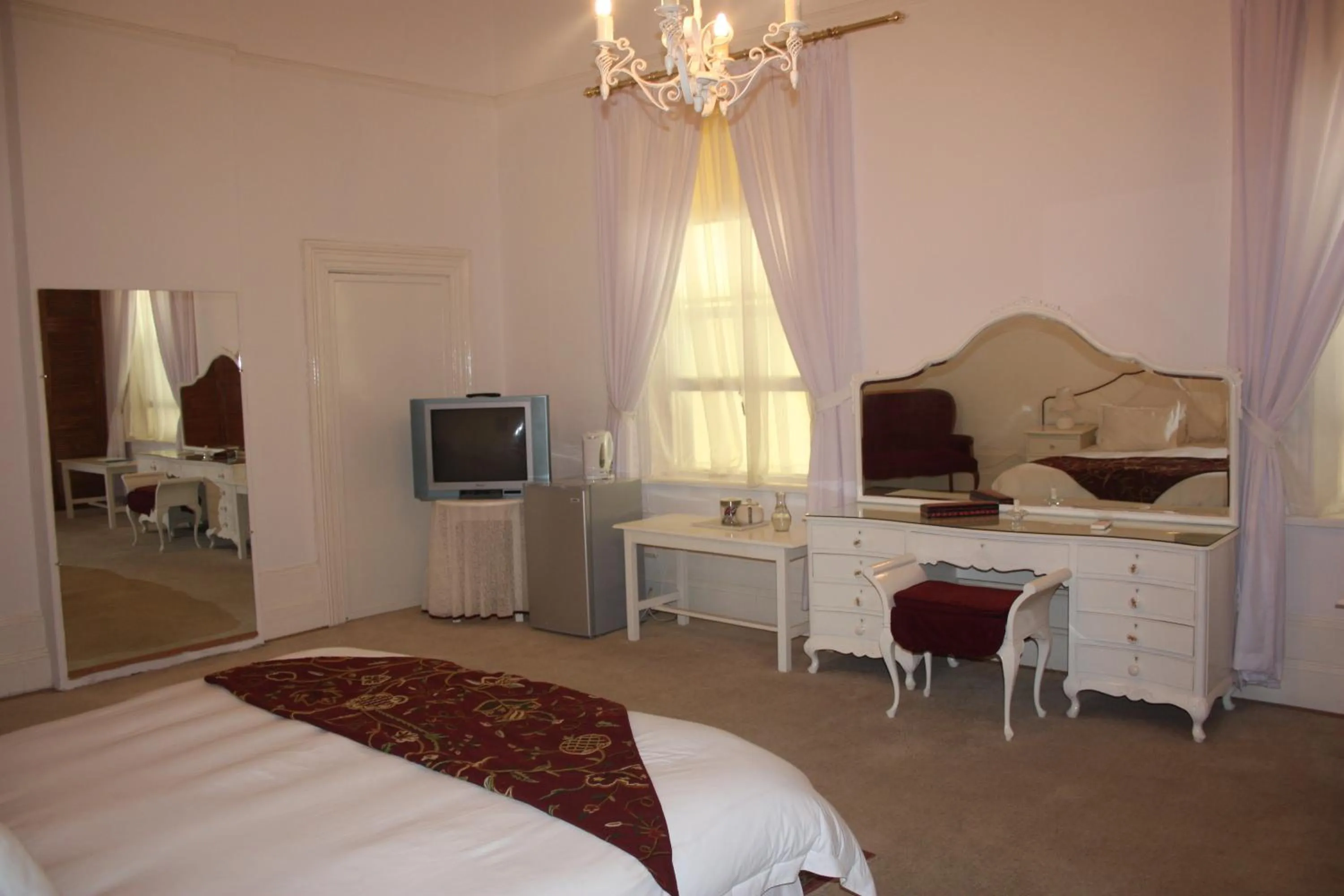 Photo of the whole room, Bed in Karoopark Guest House