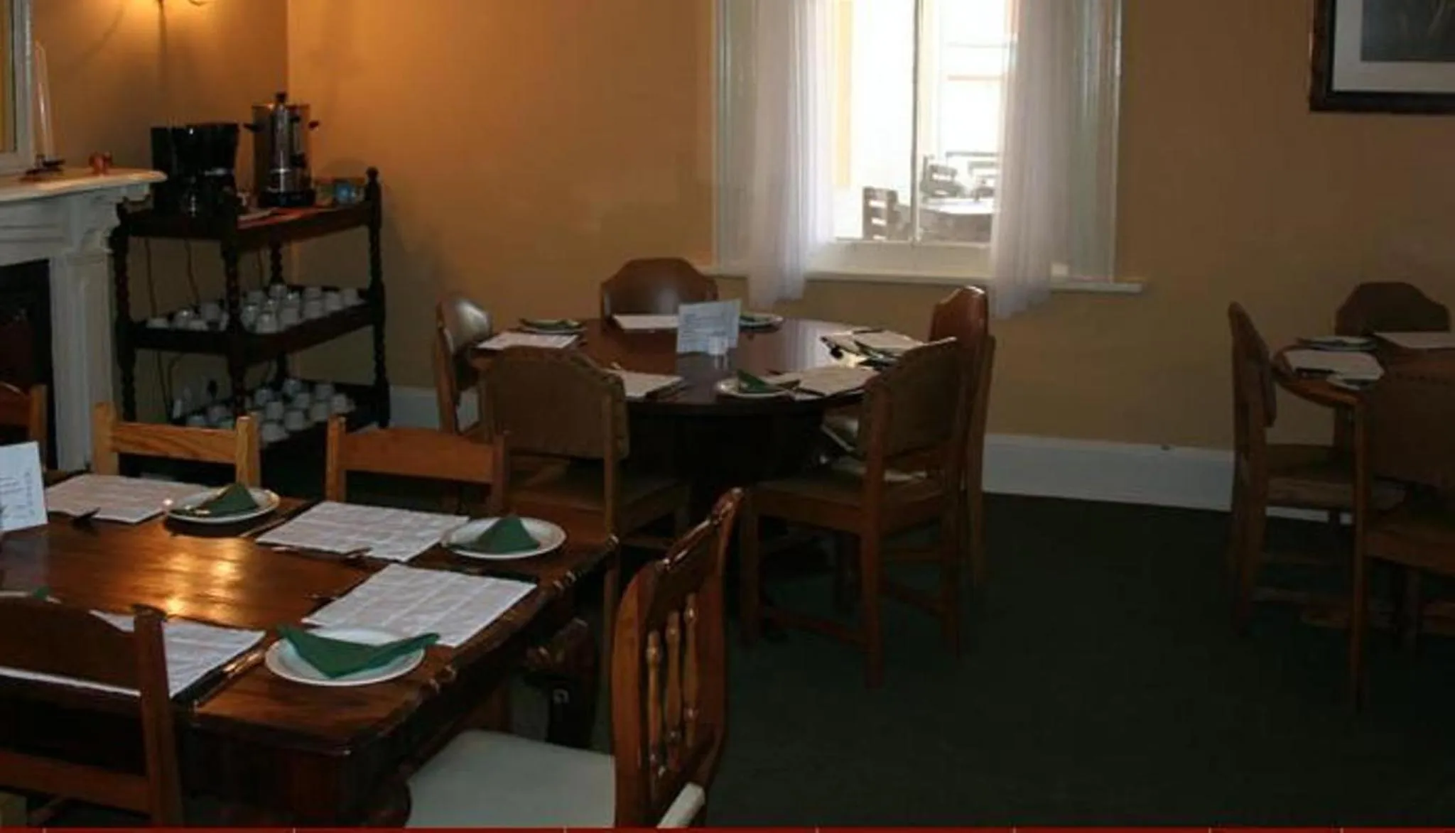 Restaurant/places to eat in Karoopark Guest House