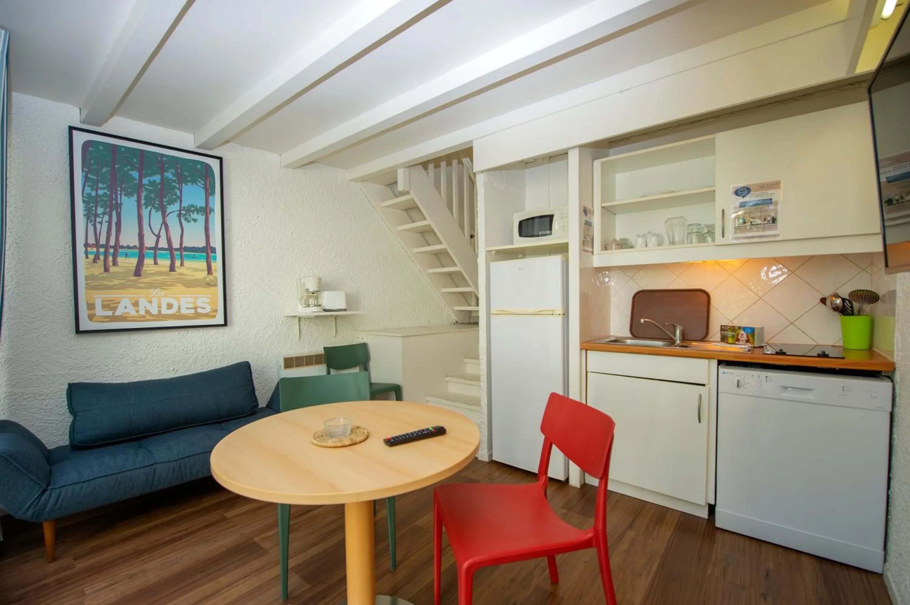 Kitchen or kitchenette in Résidence Vacances Bleues Domaine de l'Agréou