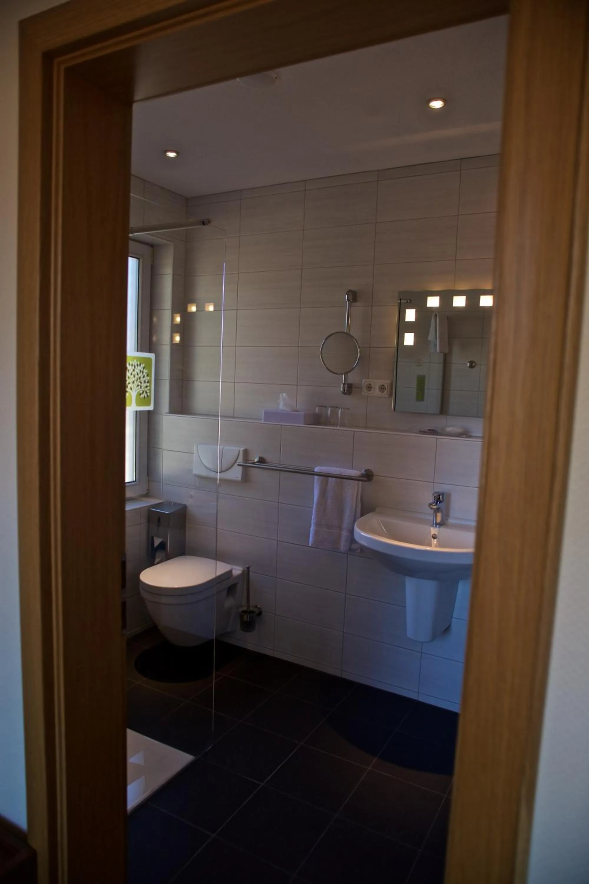 Bathroom in Neumanns Waldschänke