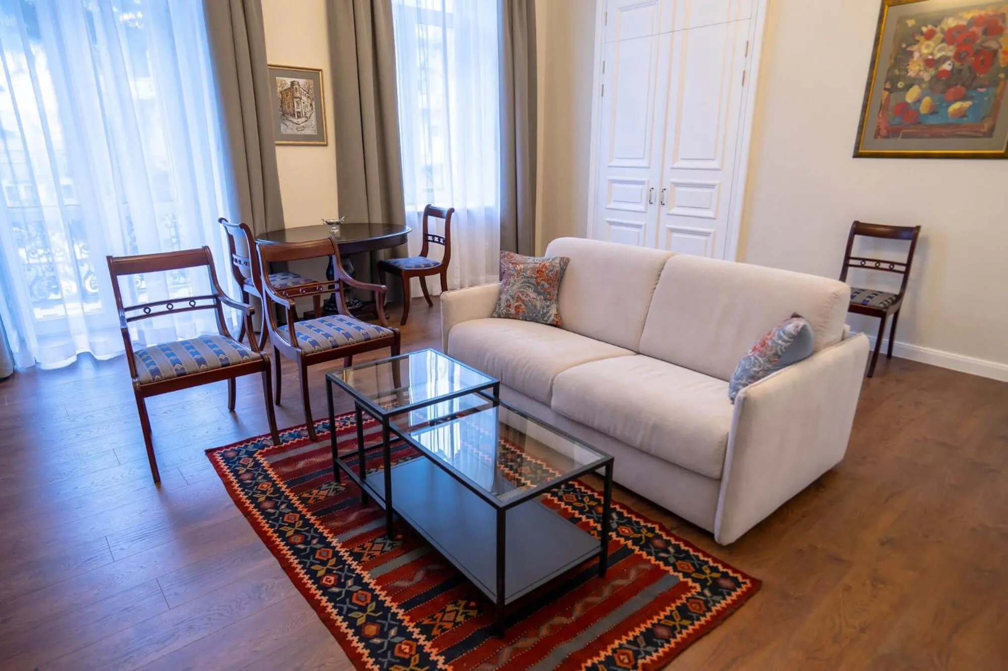 Living room in TIFLIS OPERA Aparthotel