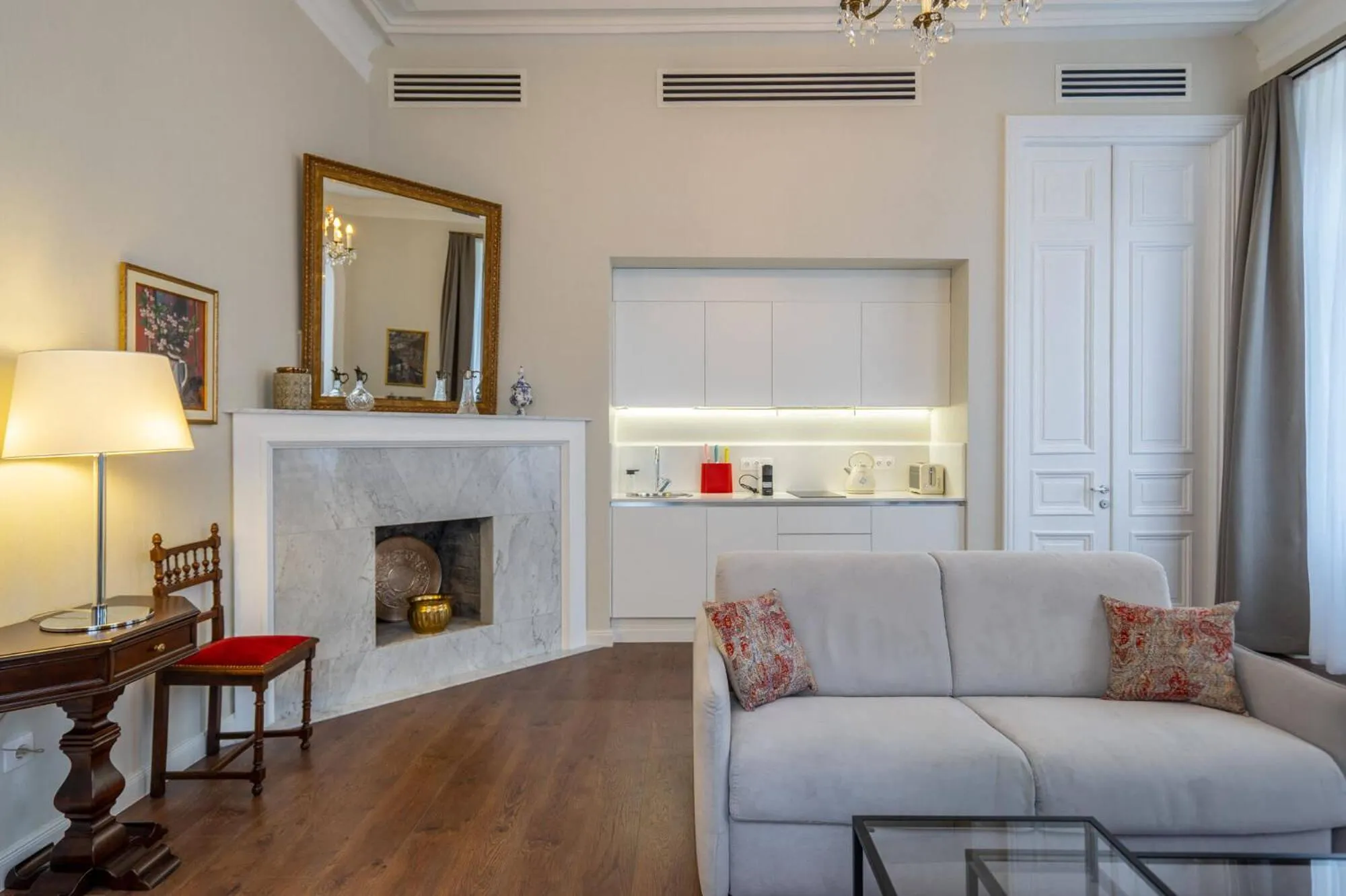 Living room in TIFLIS OPERA Aparthotel