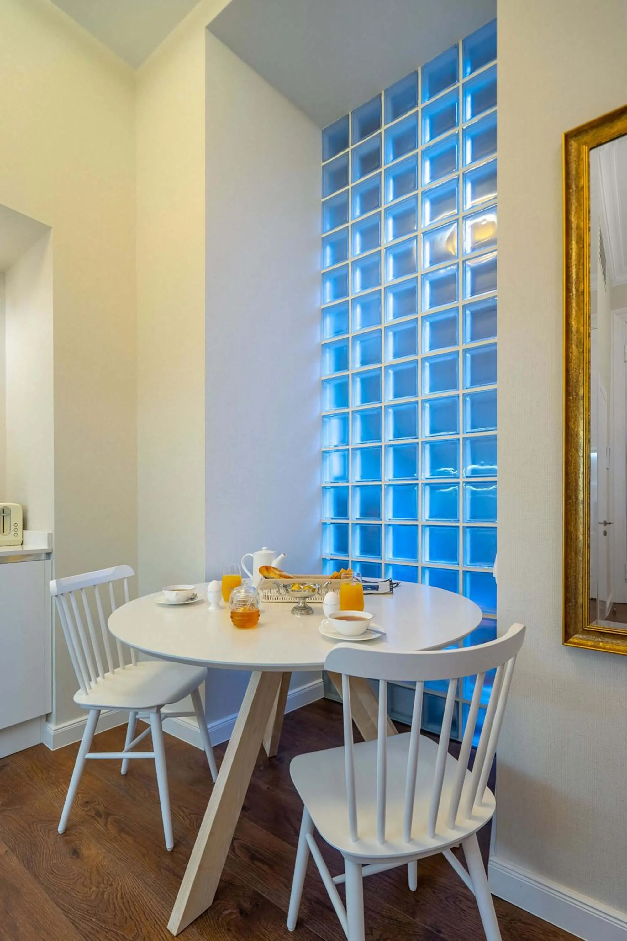 Dining area in TIFLIS OPERA Aparthotel