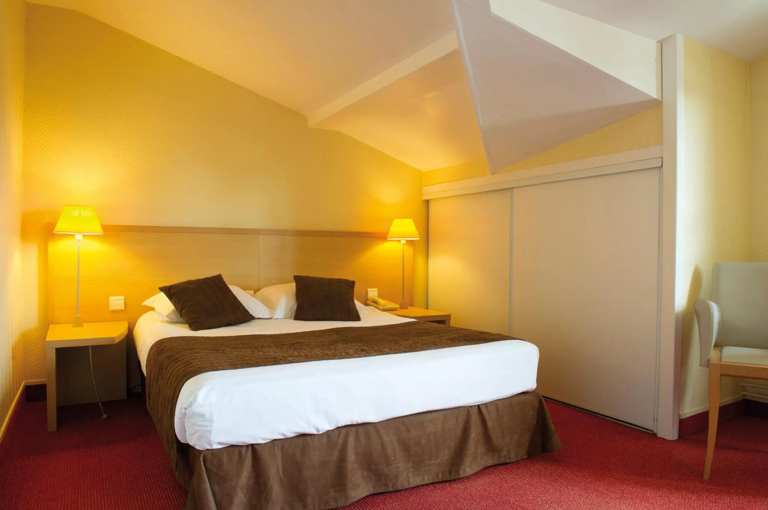 Photo of the whole room, Bed in Hôtel & Résidence Vacances Bleues Orhoïtza