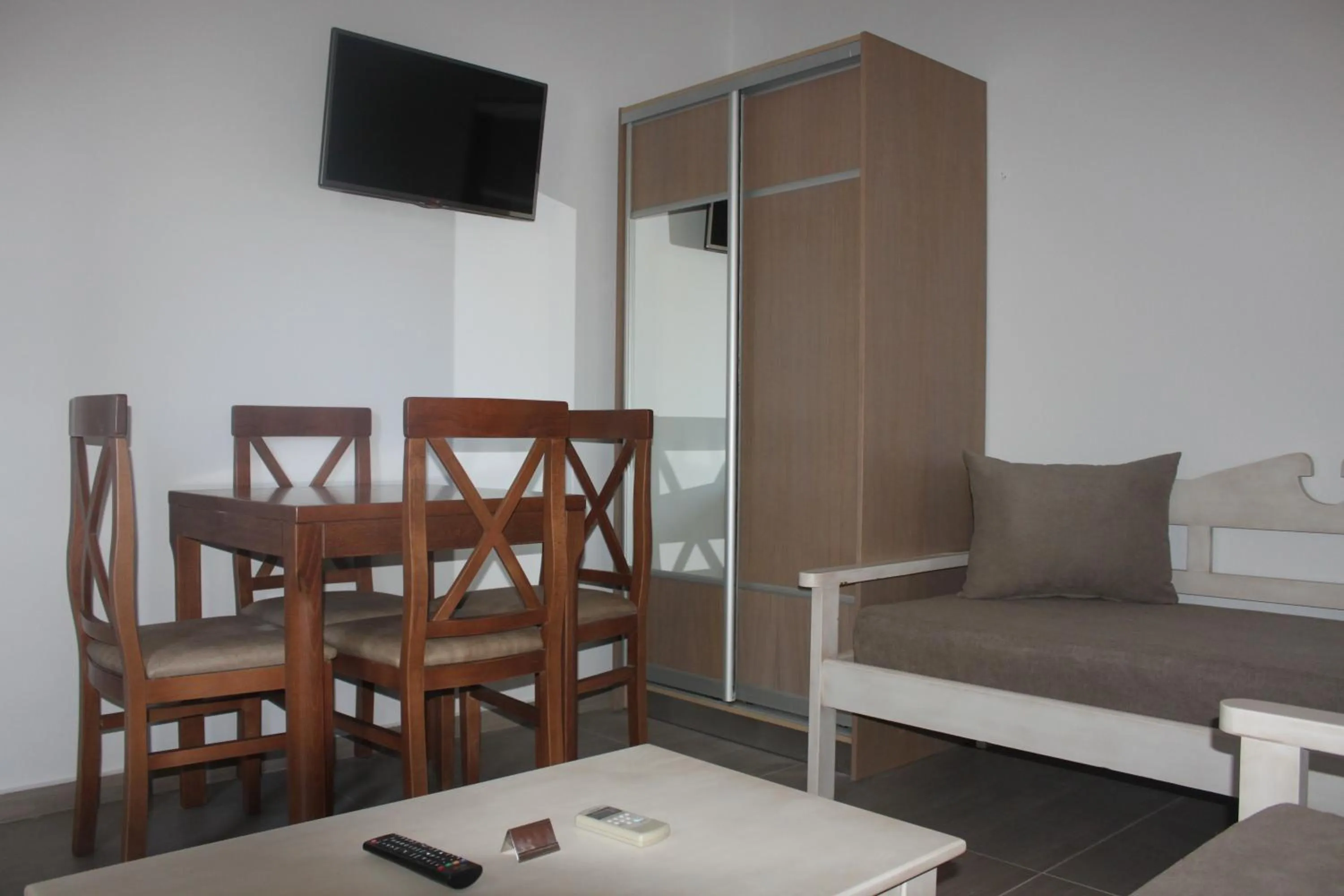 TV and multimedia in Sunny Suites