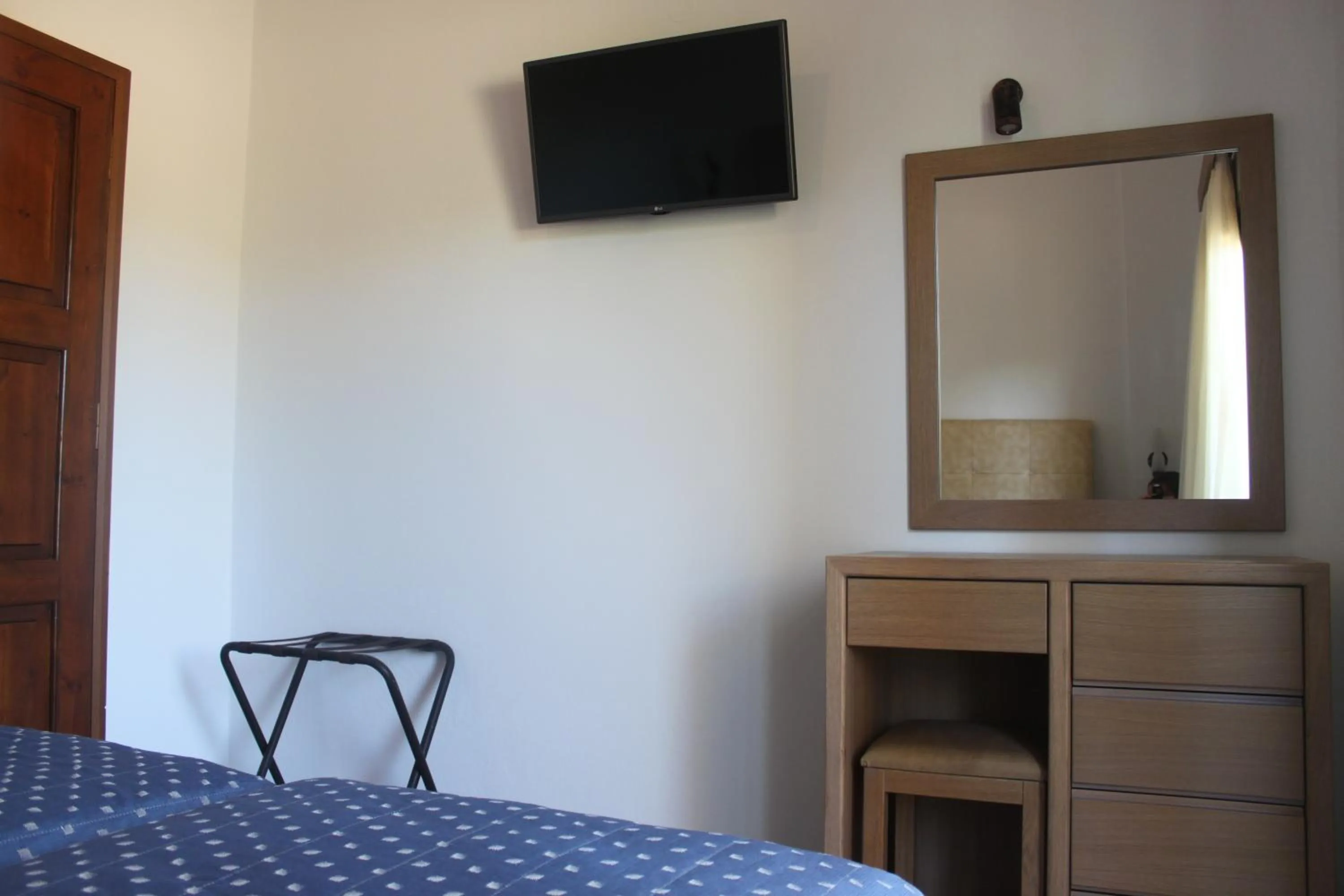 TV and multimedia in Sunny Suites