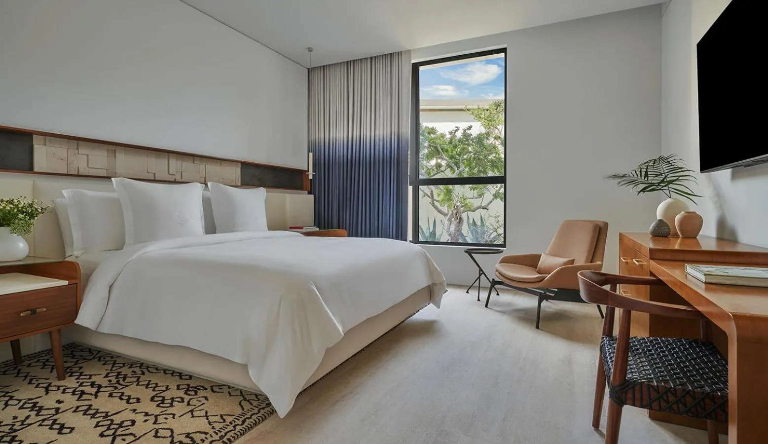 Bedroom, Bed in Four Seasons Resort Los Cabos
