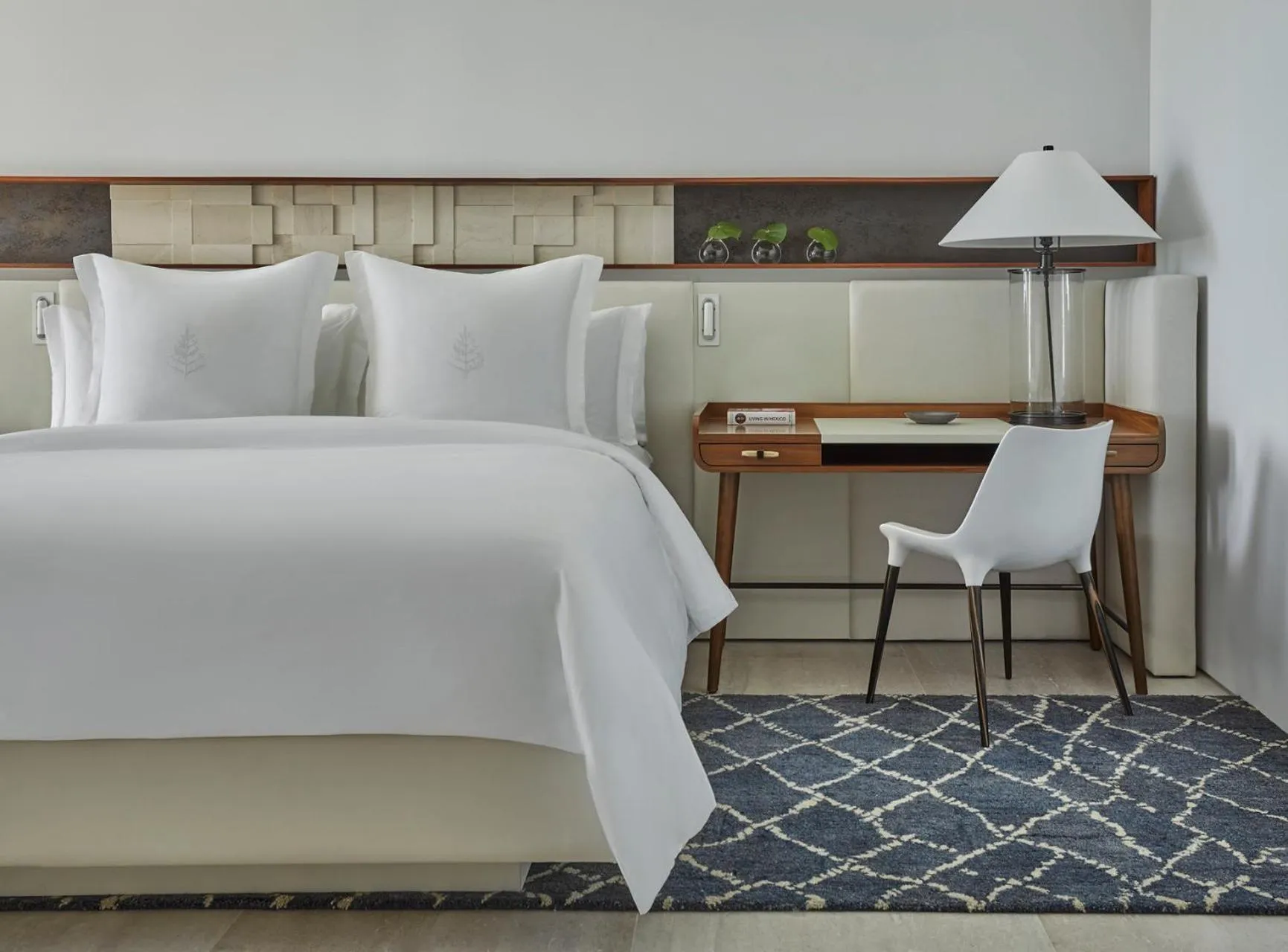 Bed in Four Seasons Resort Los Cabos