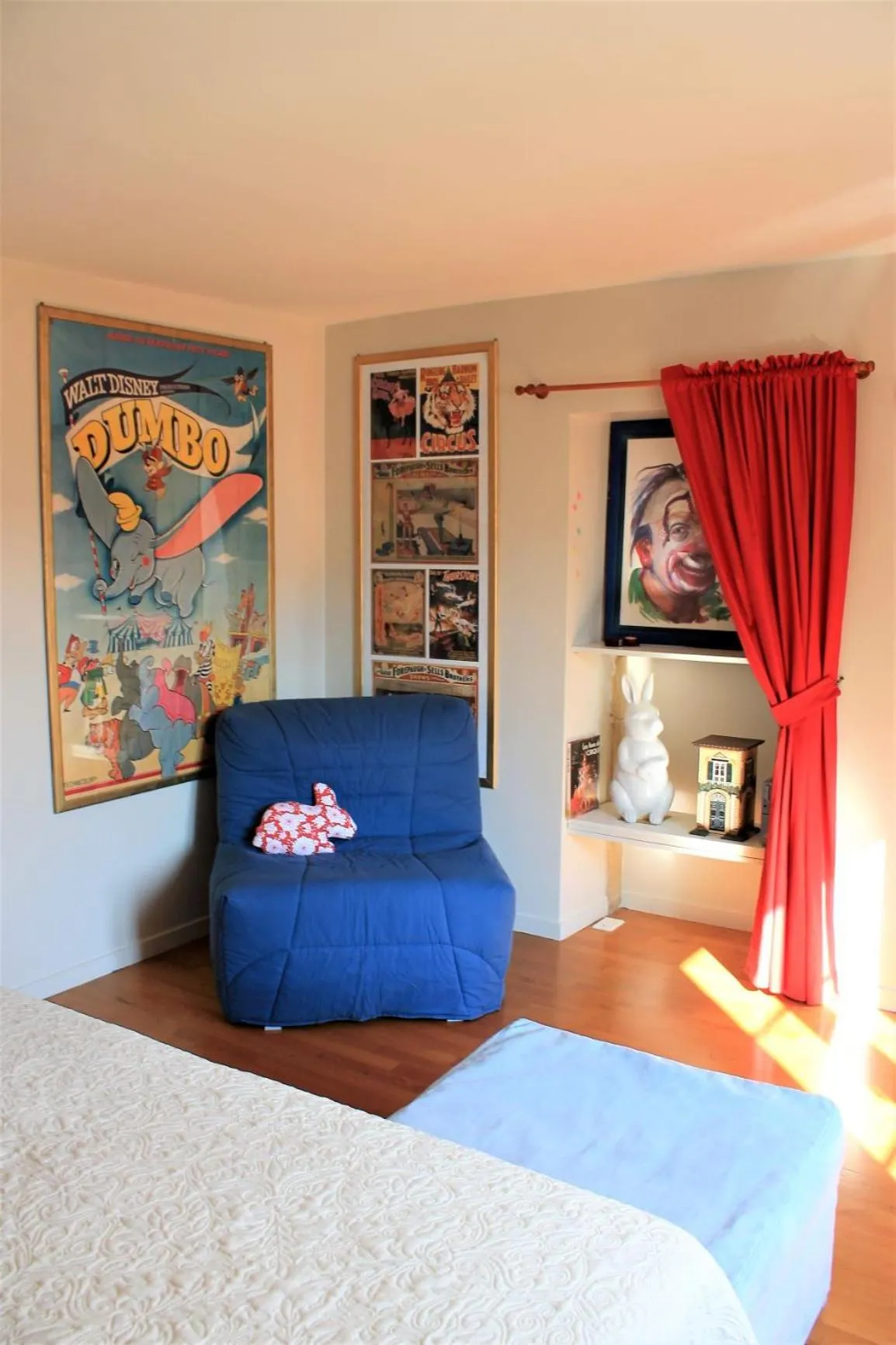 Pivoine et Cerise HOLDING FIVE