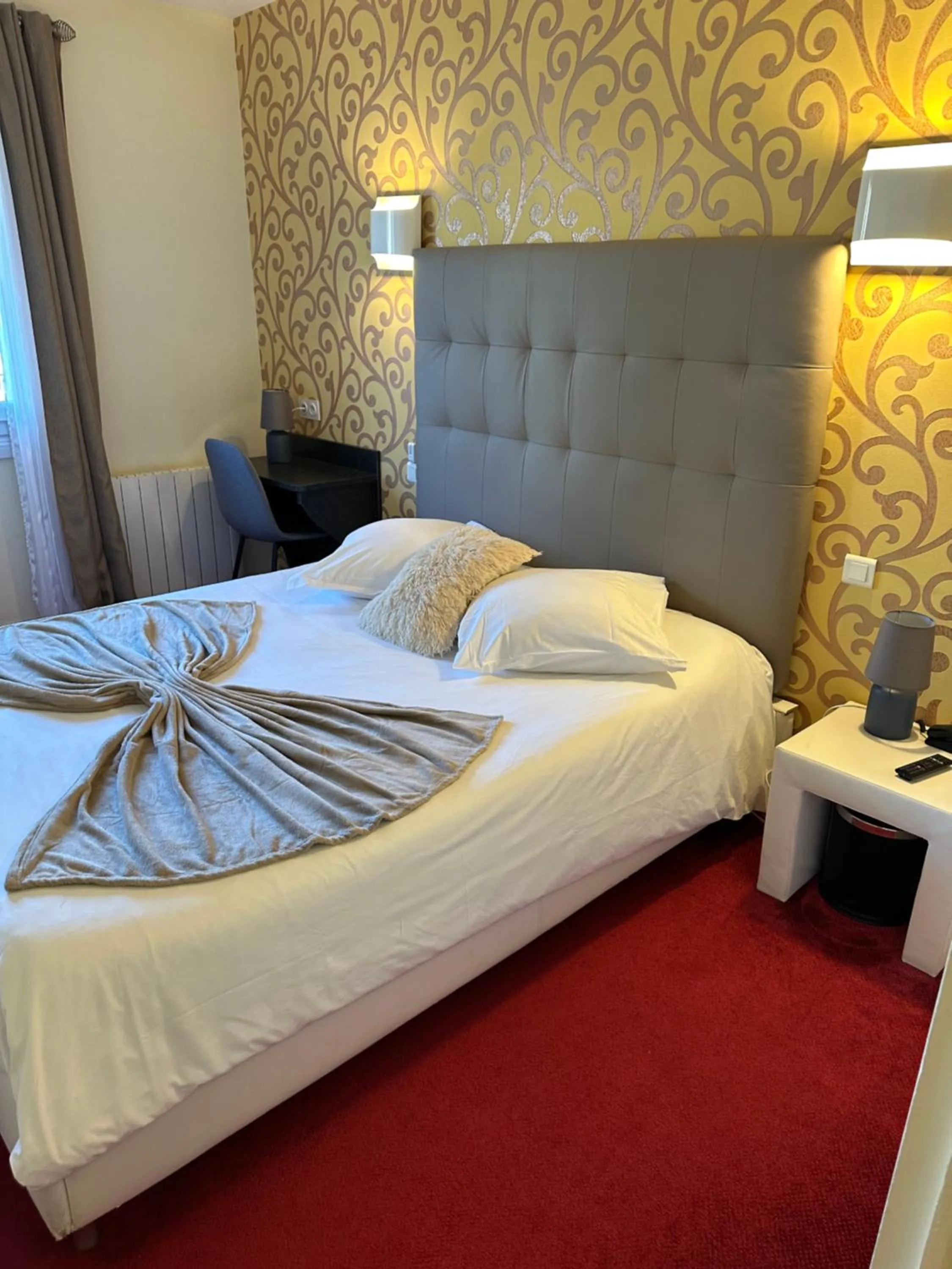 Bed in Square Hôtel