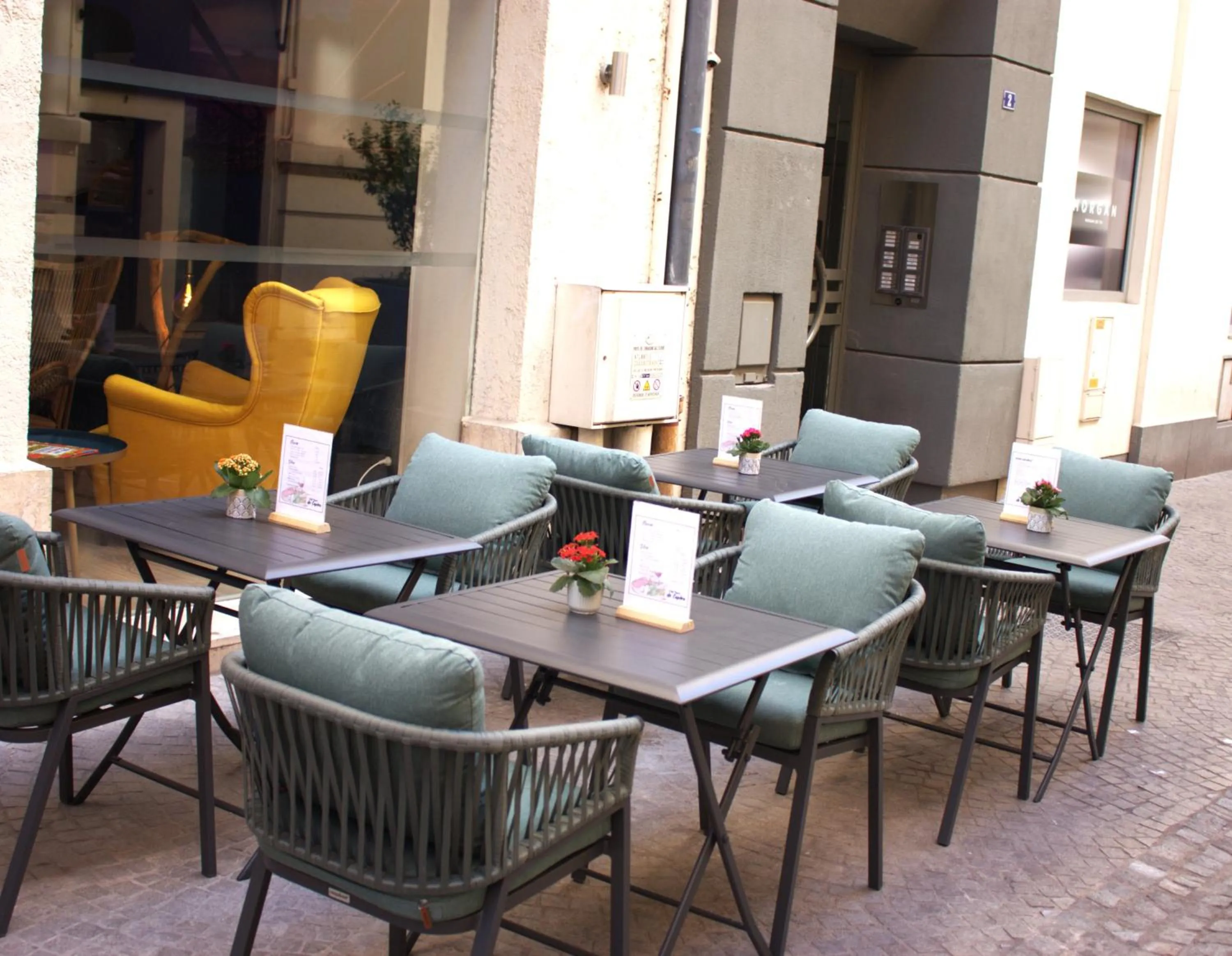 Patio in Charlie's Hôtel Cannes