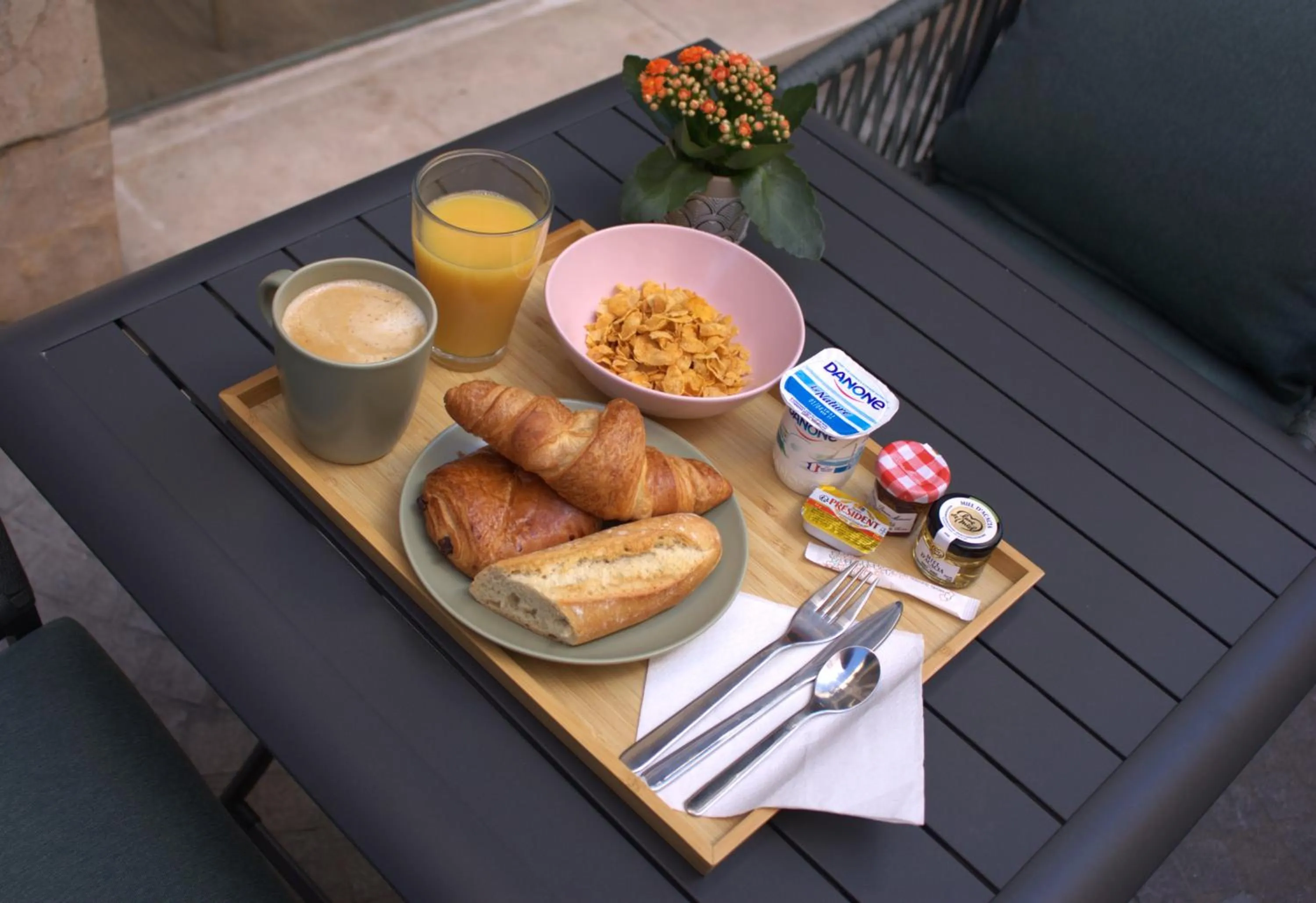 Breakfast in Charlie's Hôtel Cannes