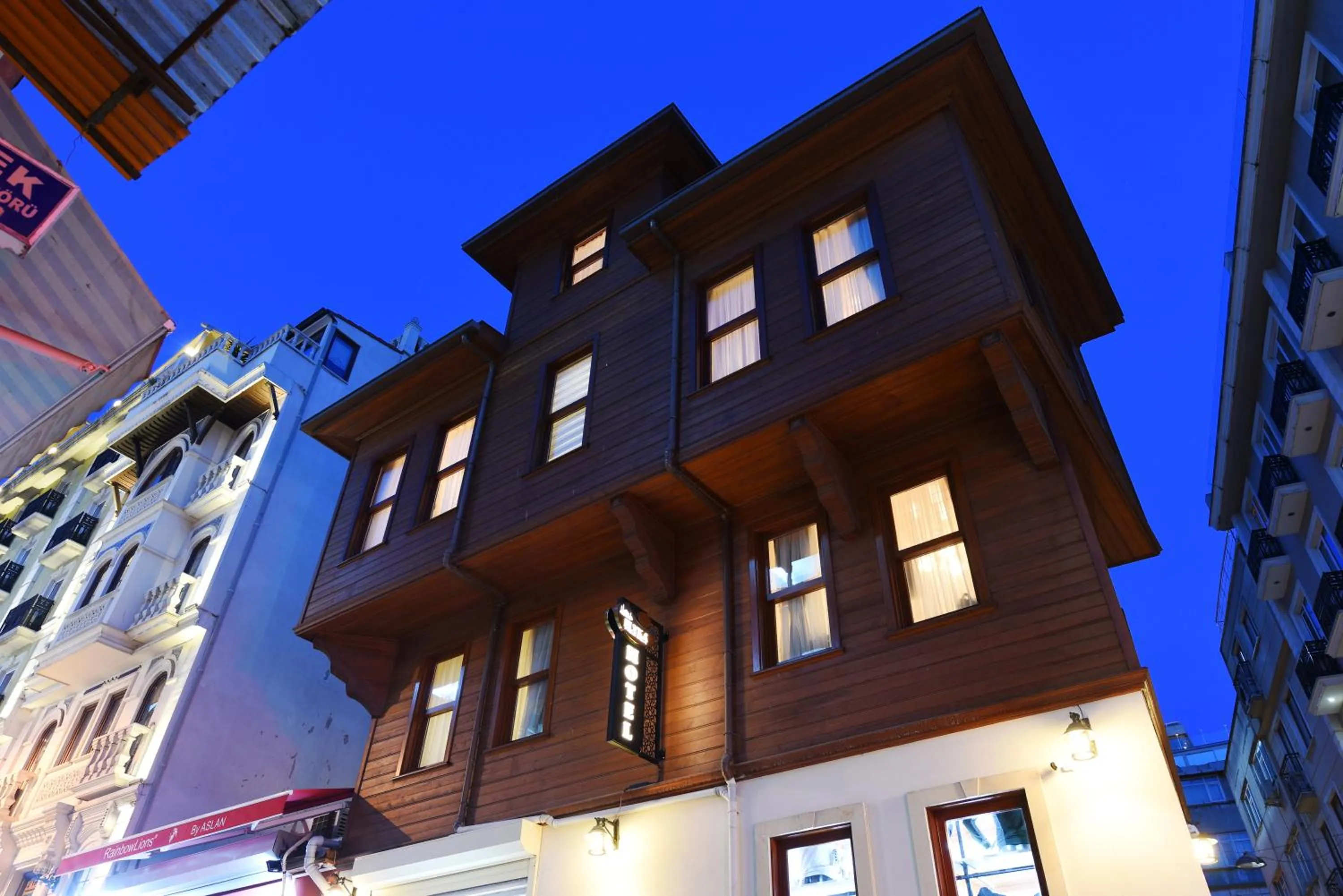 Facade/entrance in Elyka Hotel