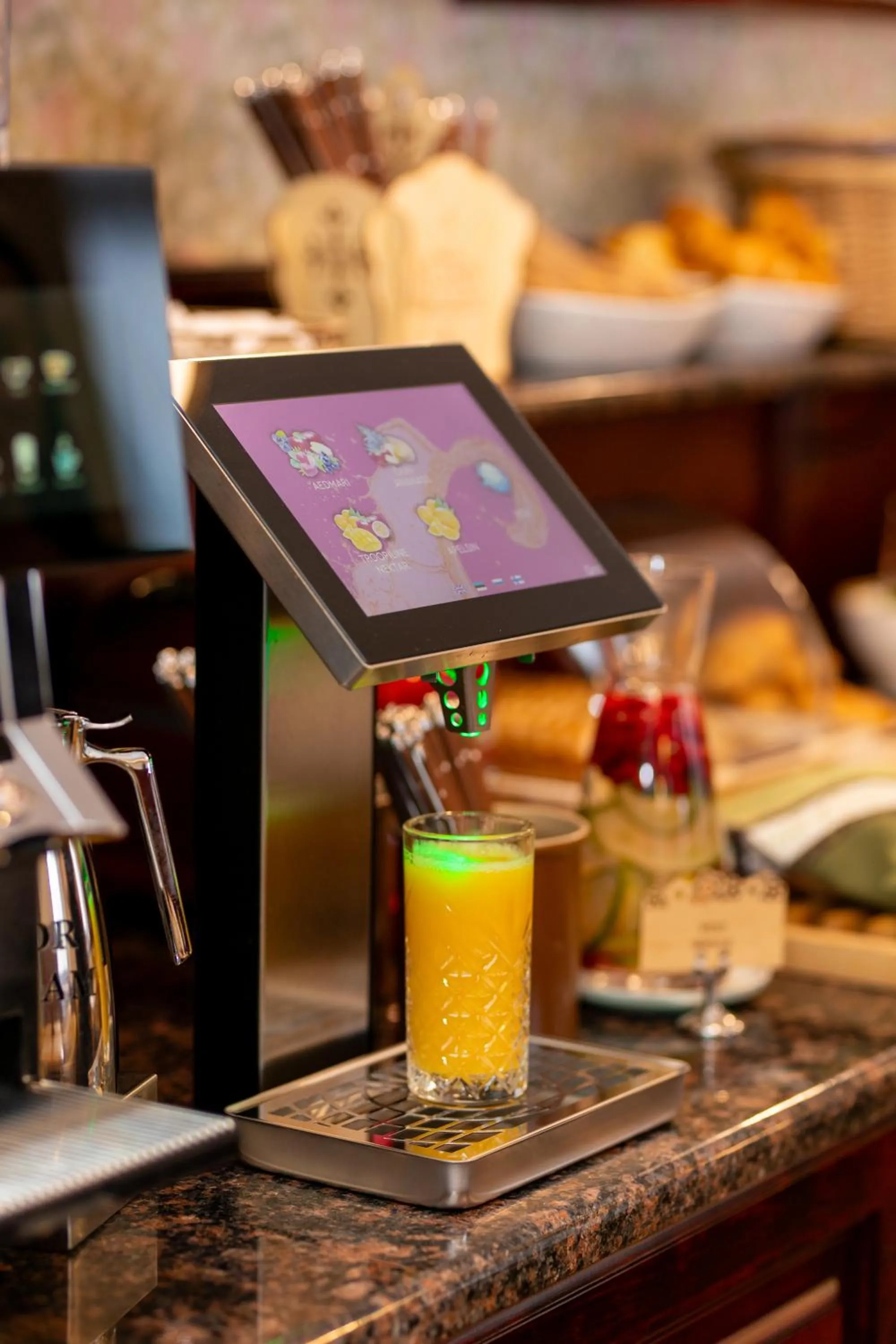 Breakfast in Hotel Legend