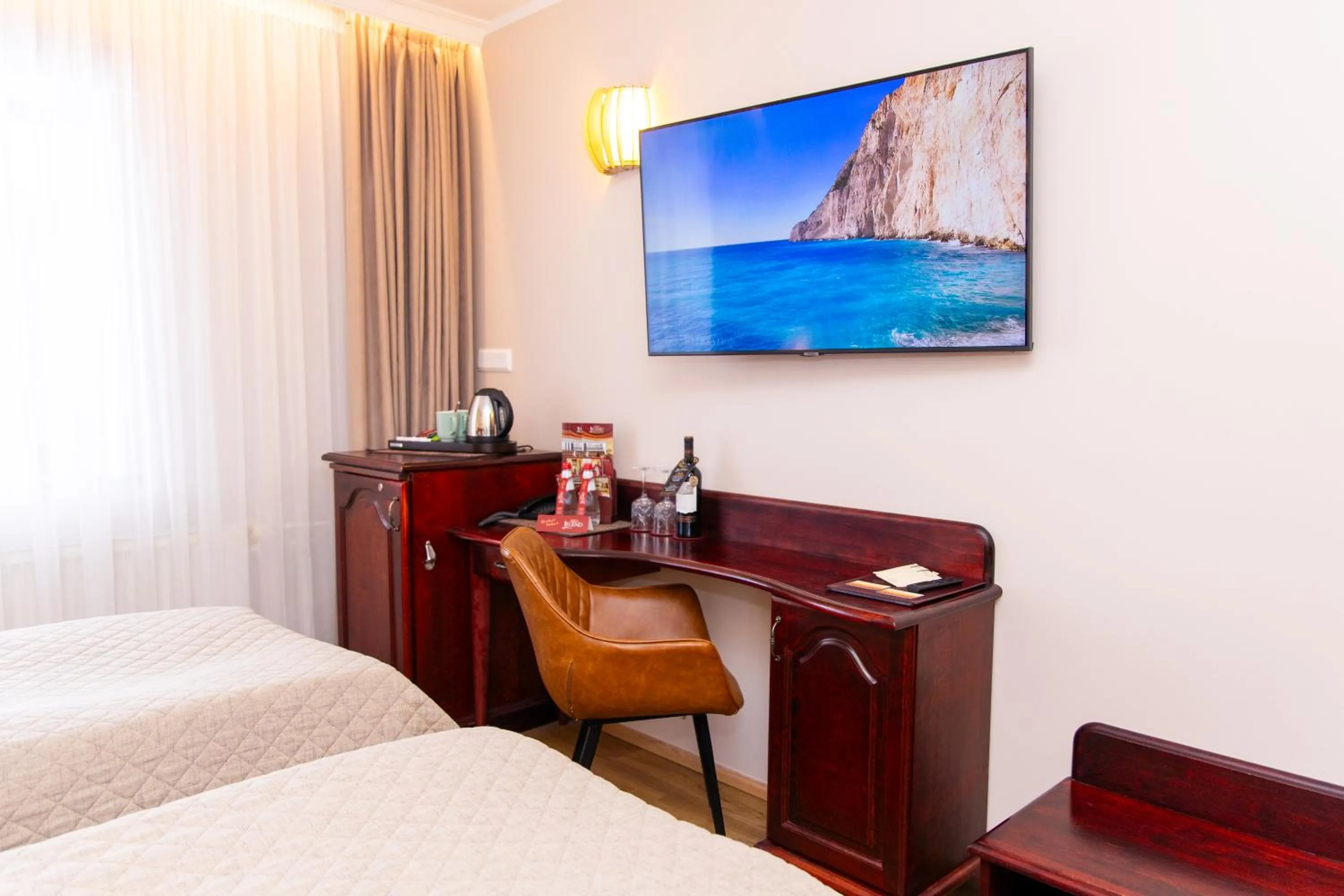 Other, Bed in Hotel Legend