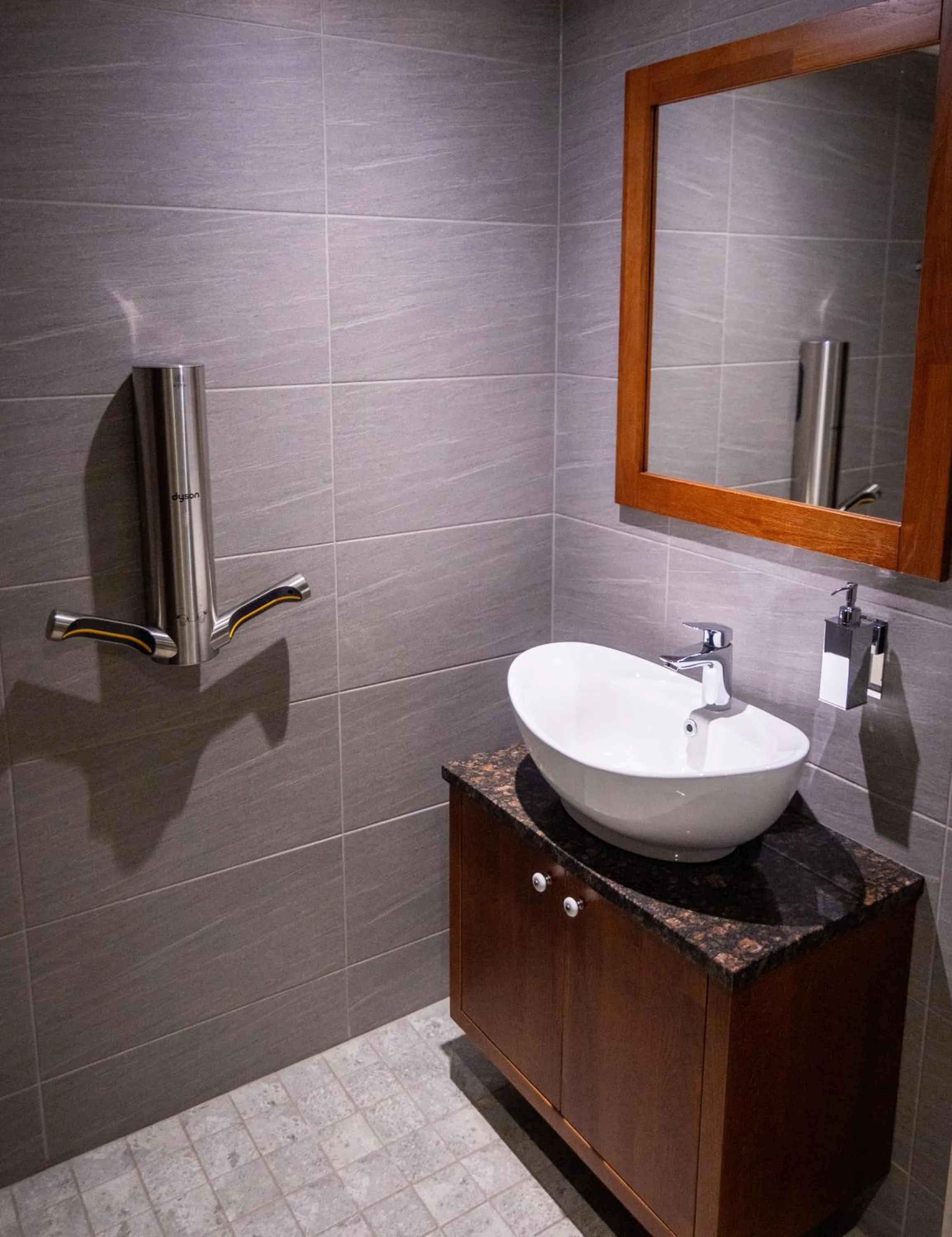 Toilet in Hotel Legend