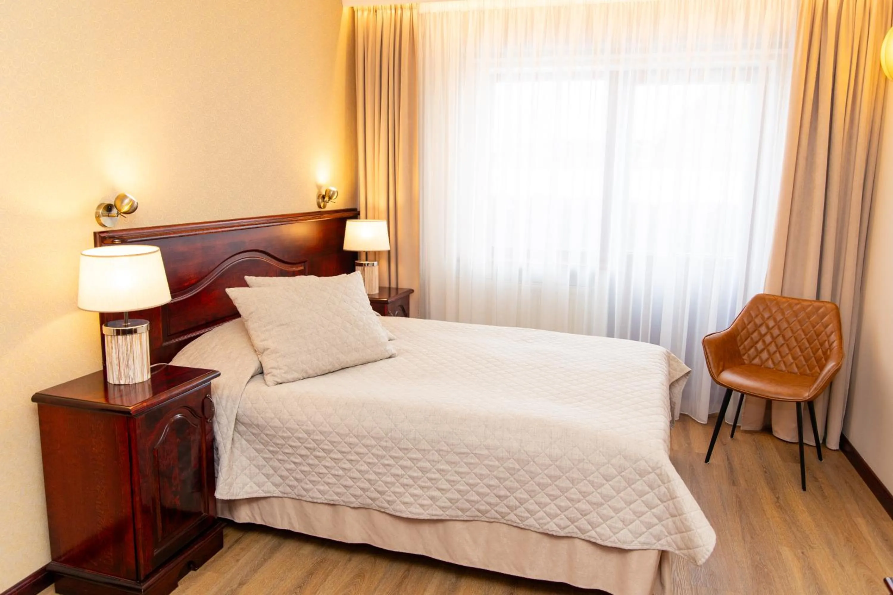 Other, Bed in Hotel Legend