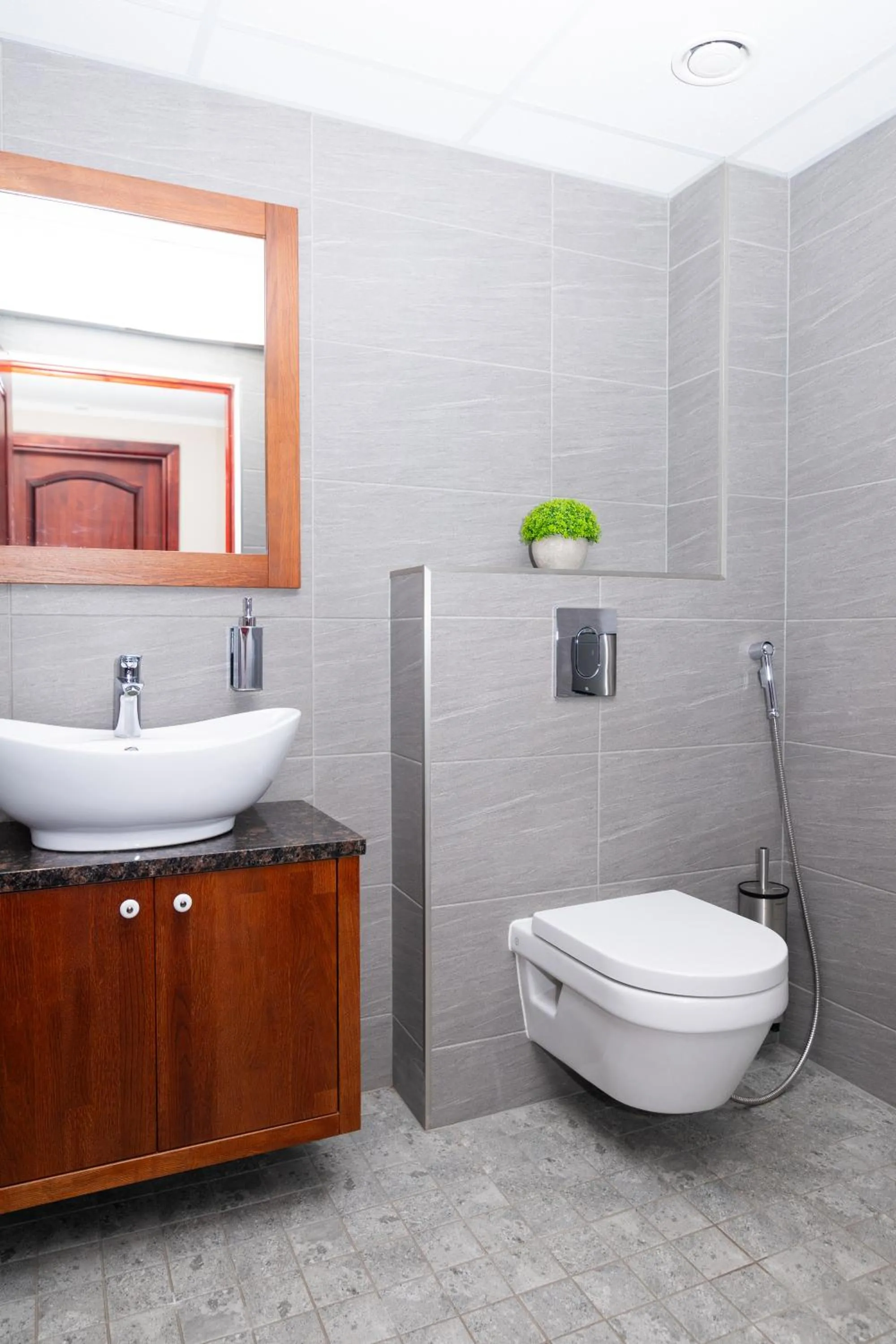 Toilet in Hotel Legend