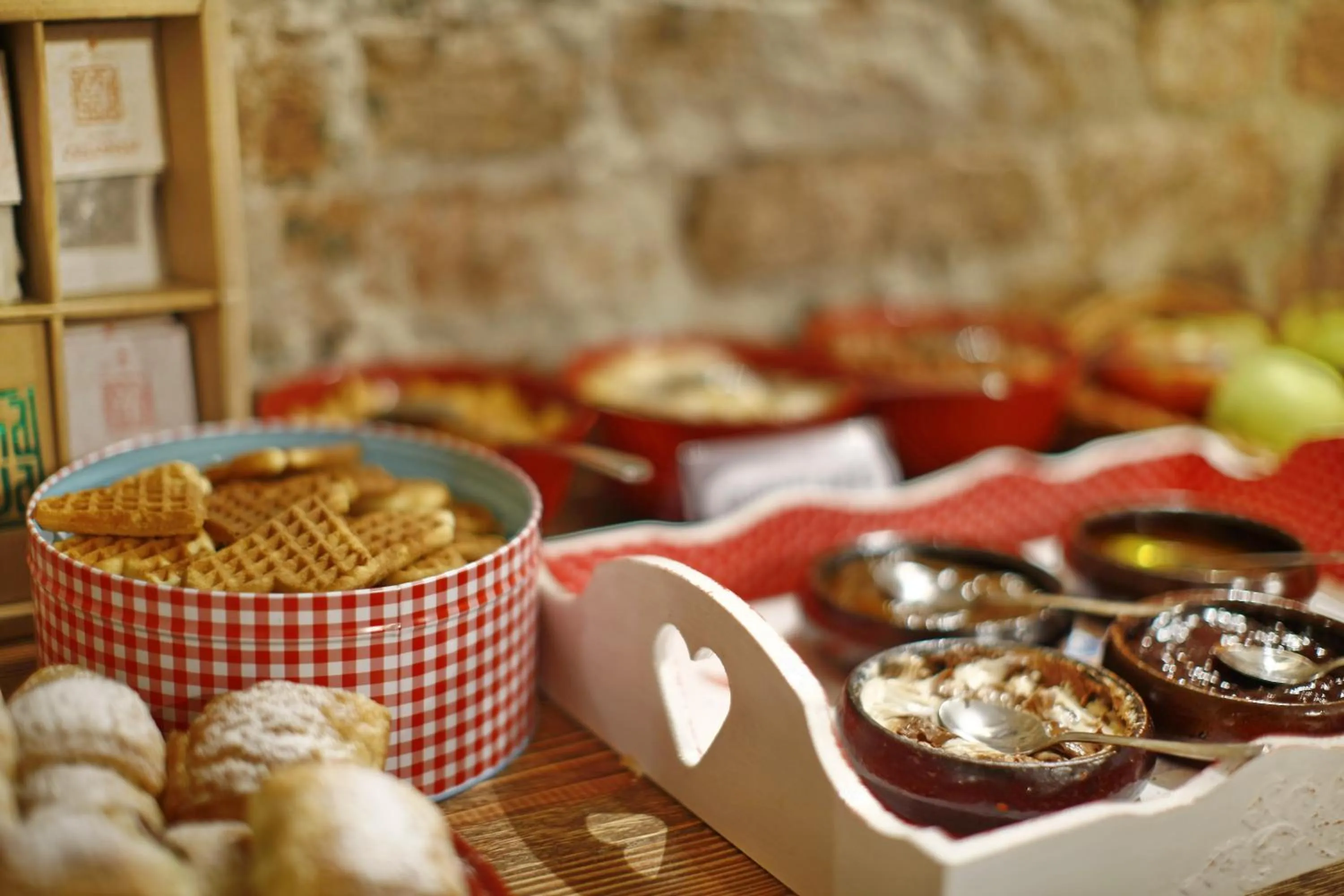 Restaurant/places to eat in Villa Mystique