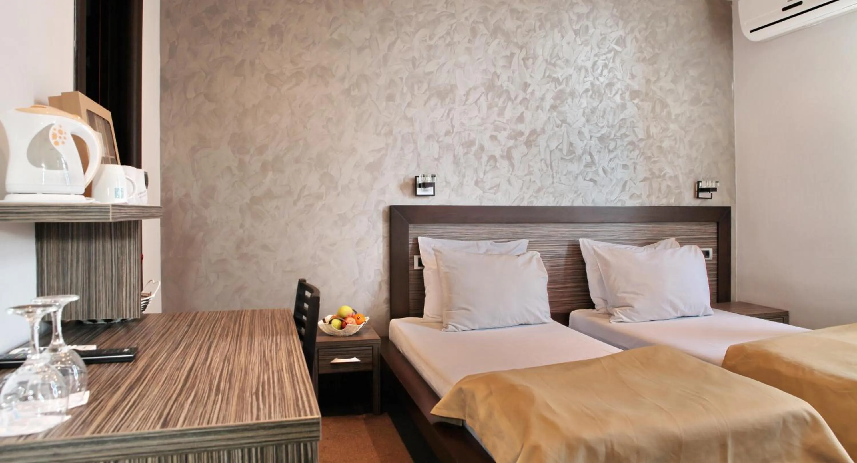 TV and multimedia, Bed in Villa Mystique