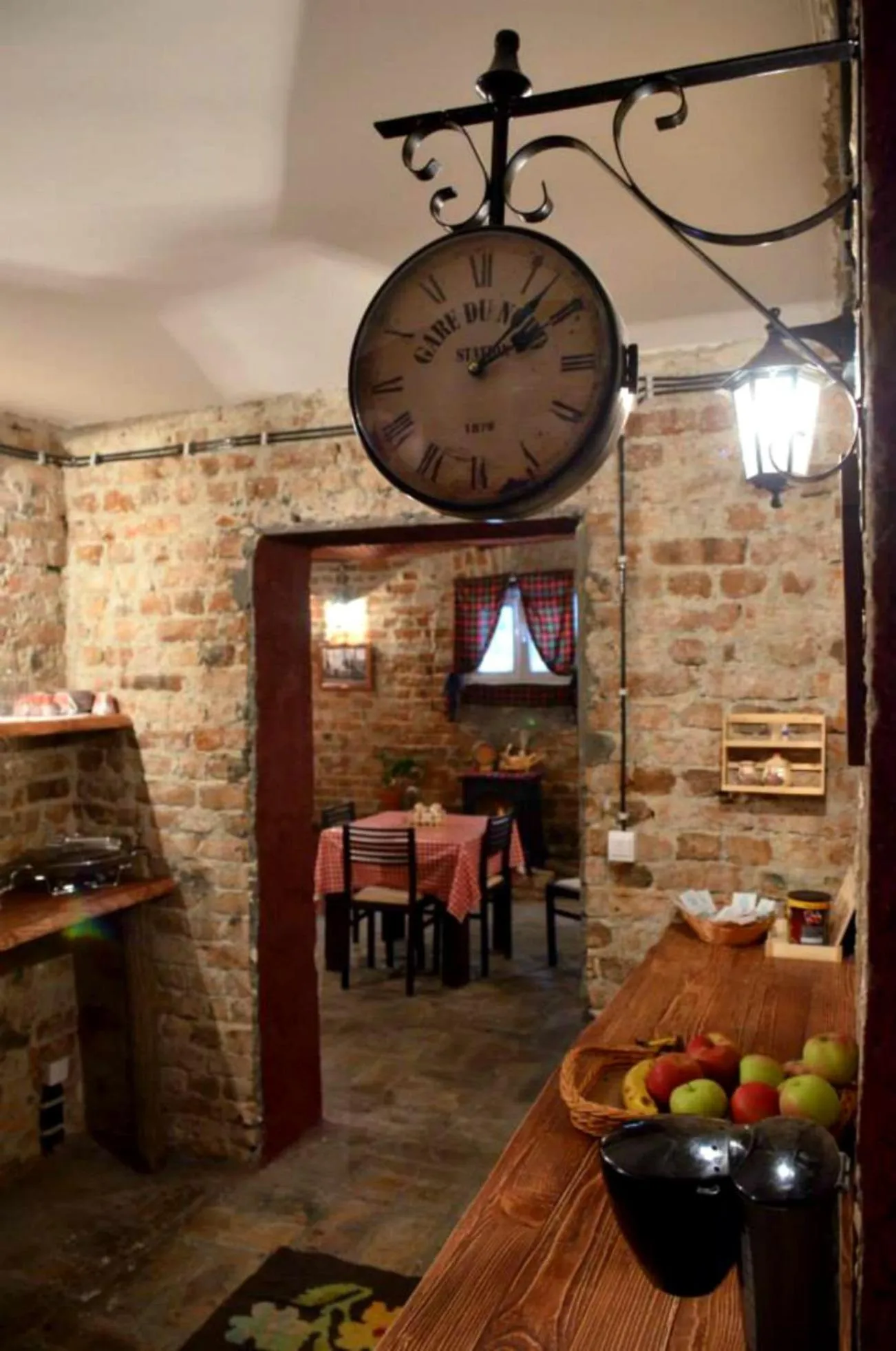 Restaurant/places to eat in Villa Mystique