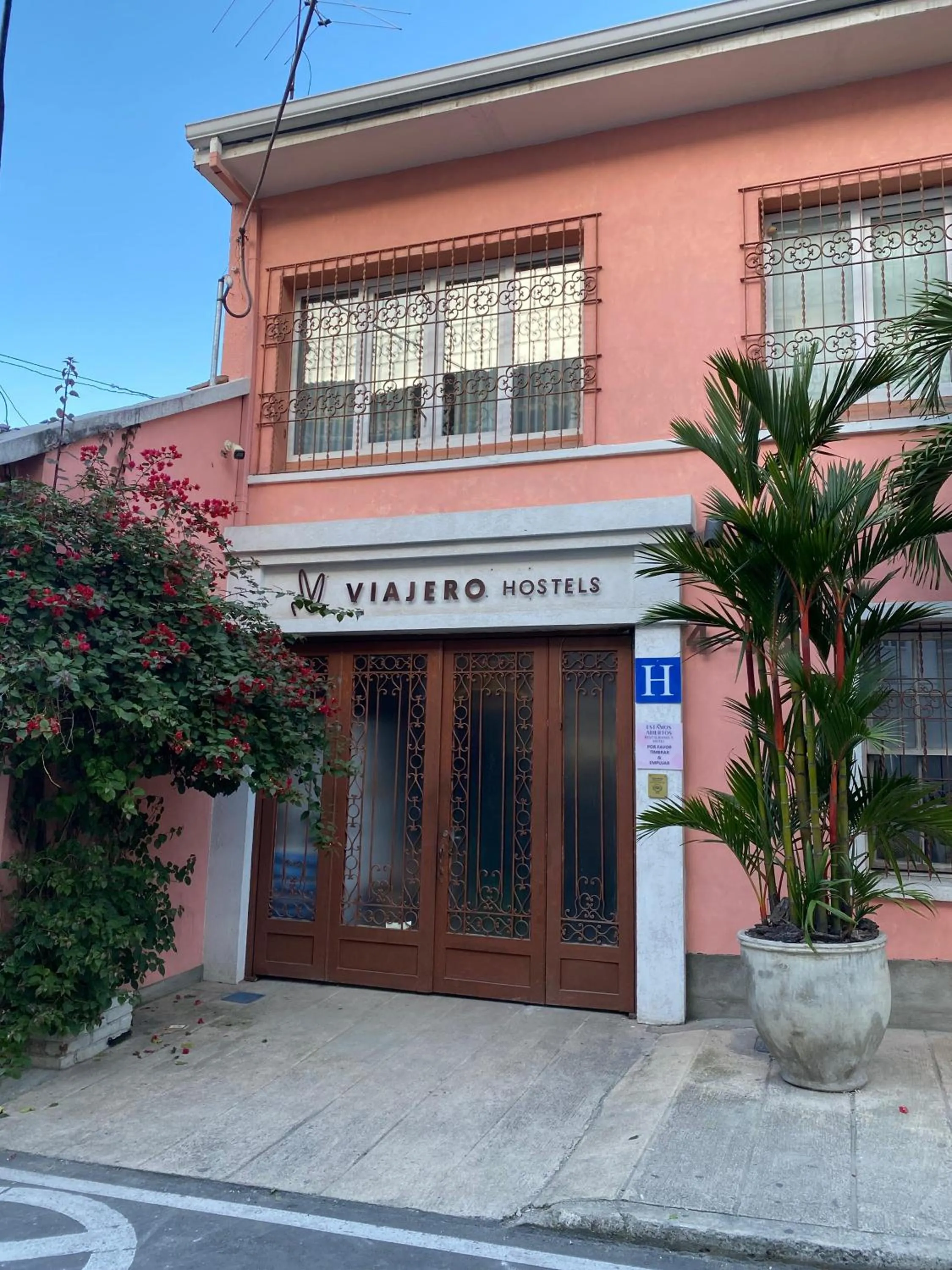 Facade/entrance in Viajero Cali Hostel