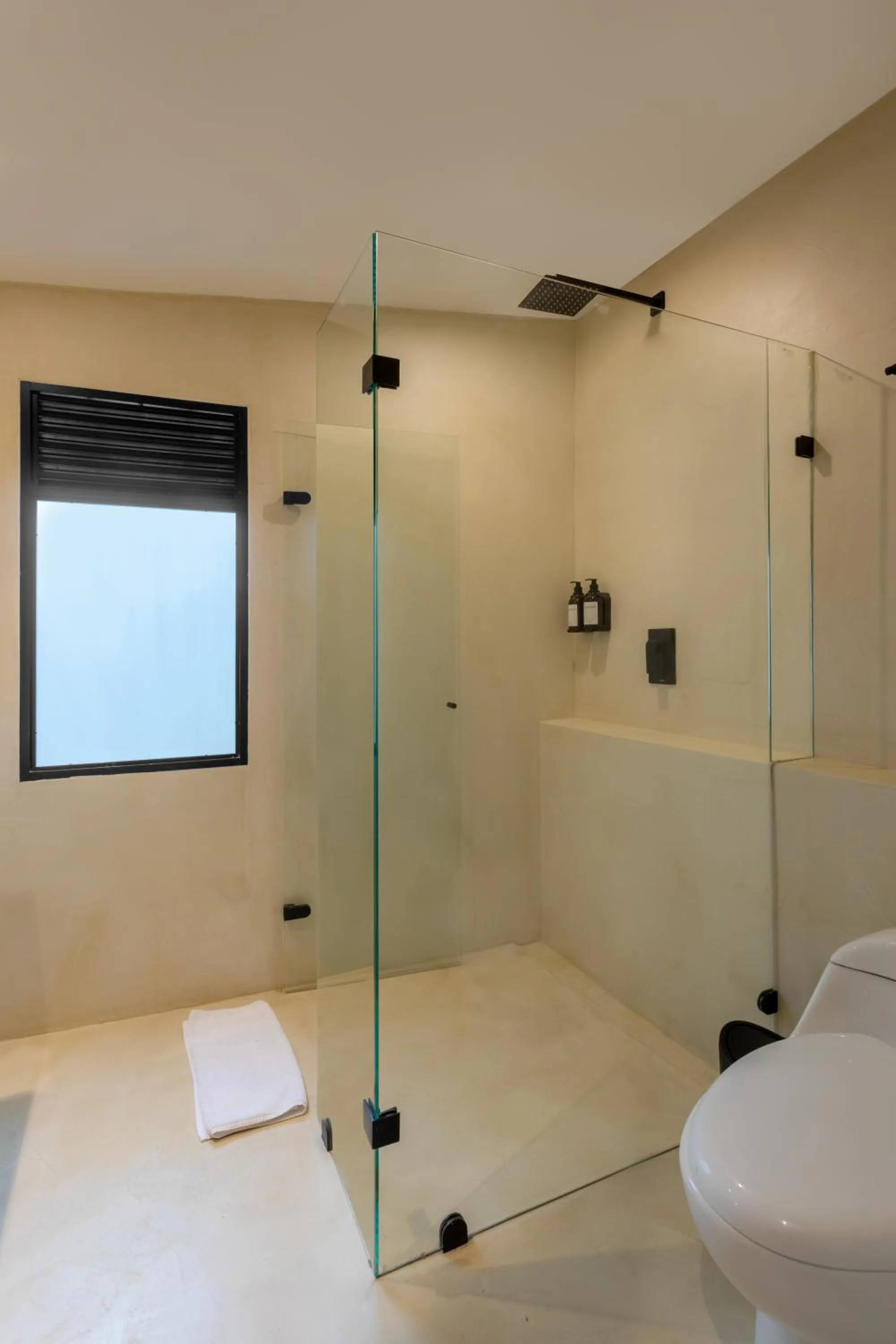 Shower in Rossa Palma