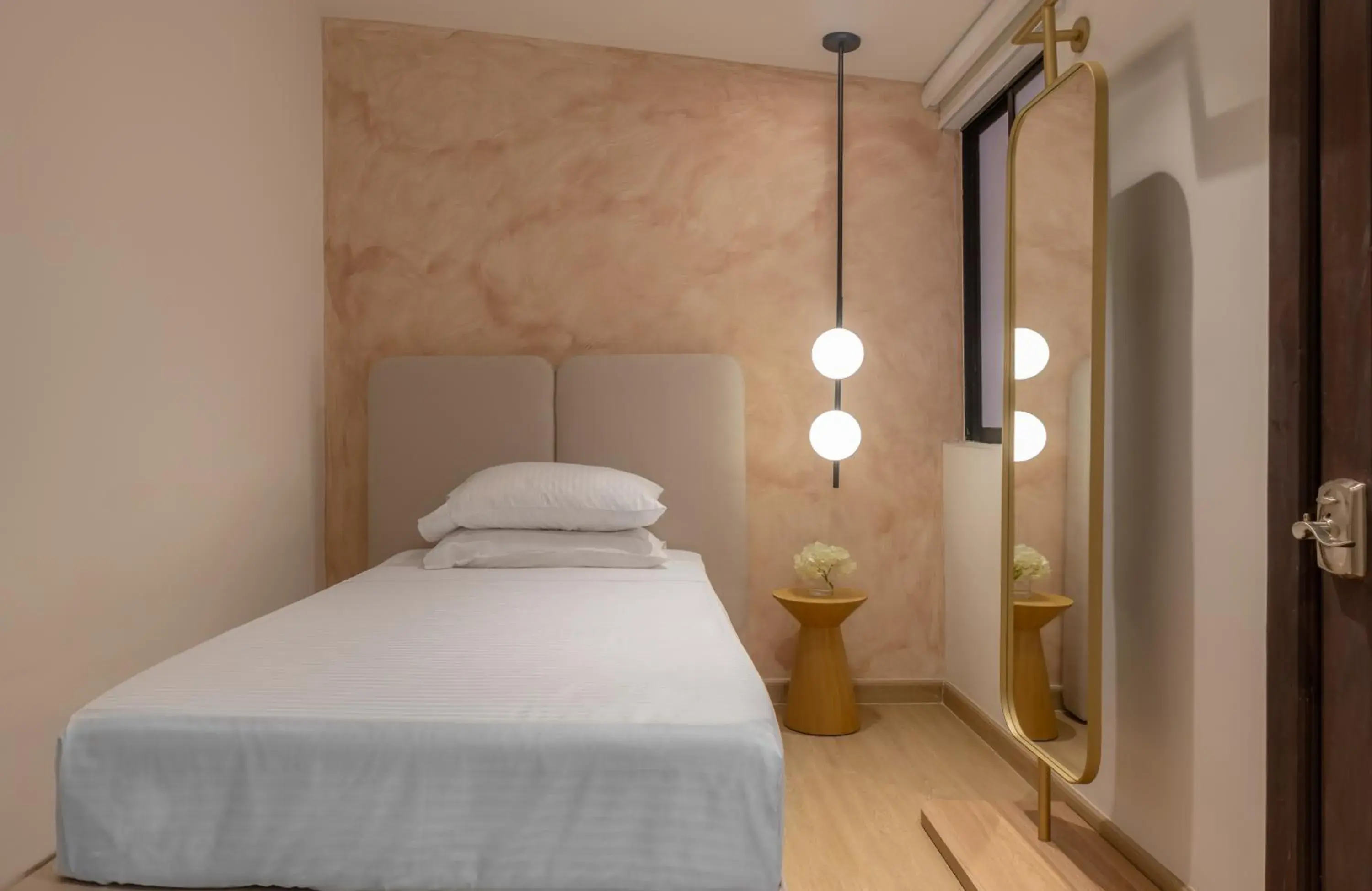 Small Single Room - single occupancy in Rossa Palma Small Single Room - single occupancy in Rossa Palma