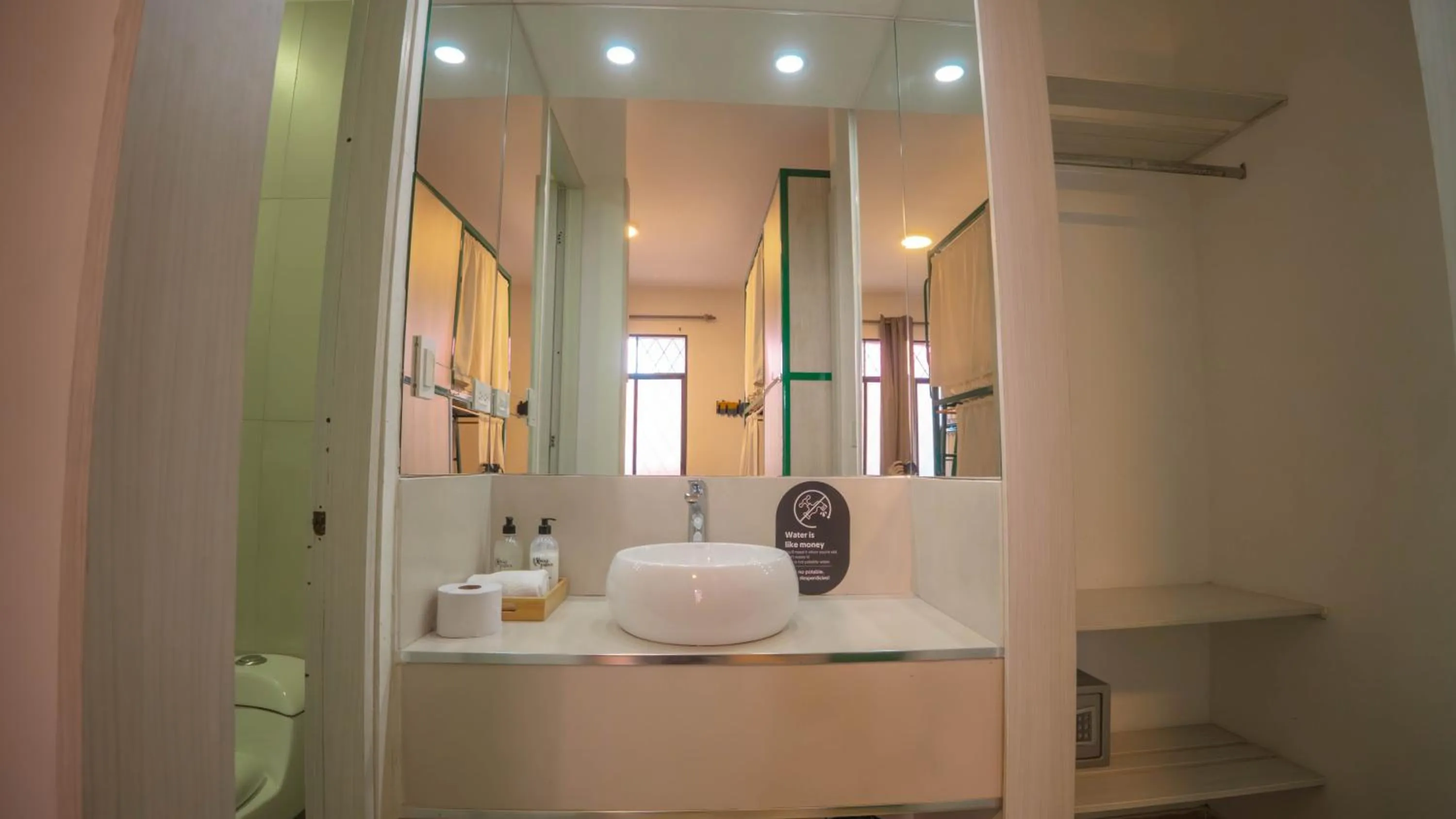 Shower in Viajero Cali Hostel