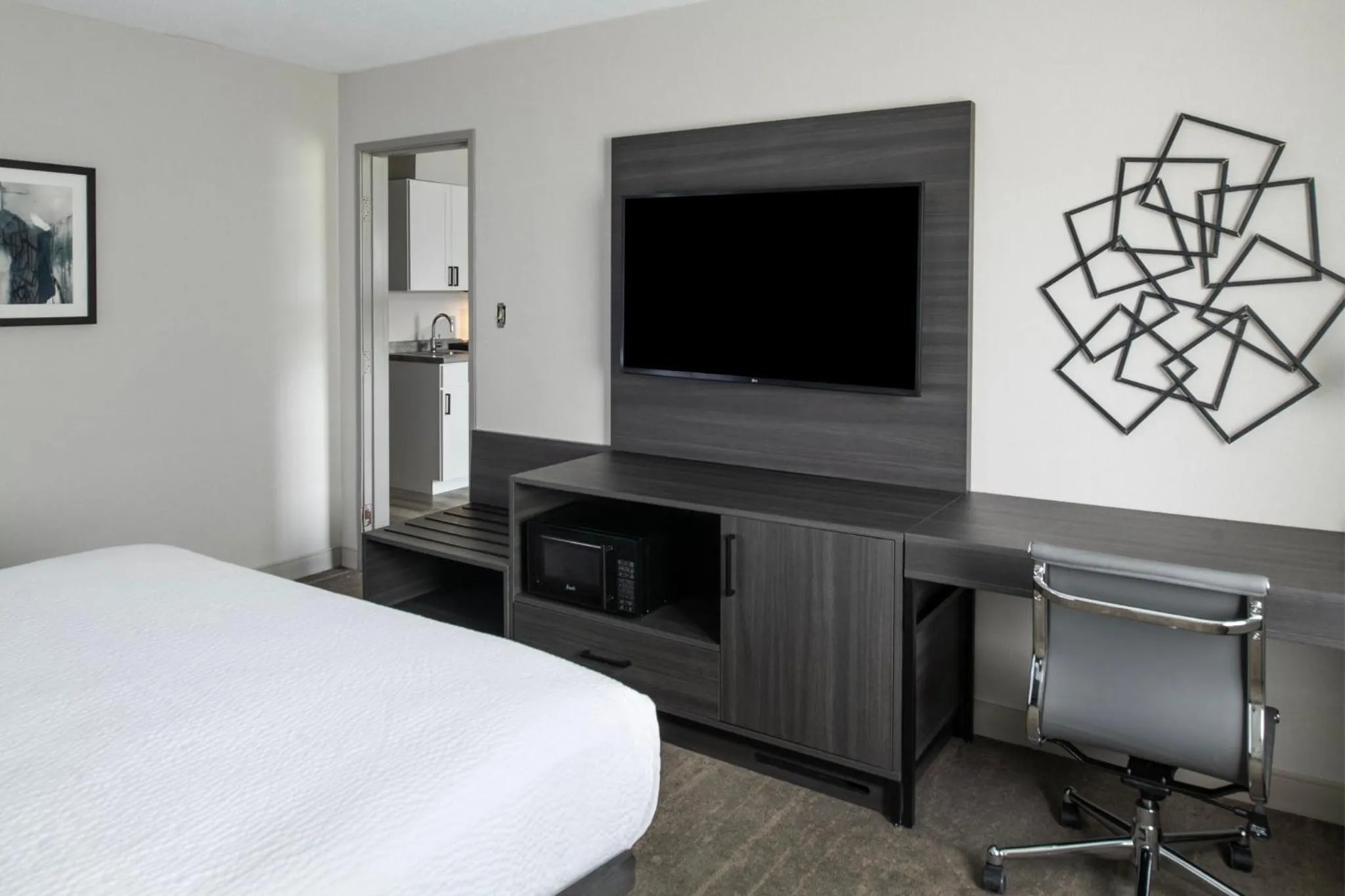 Photo of the whole room, Bed in Holiday Inn Express South Burlington - Downtown by IHG