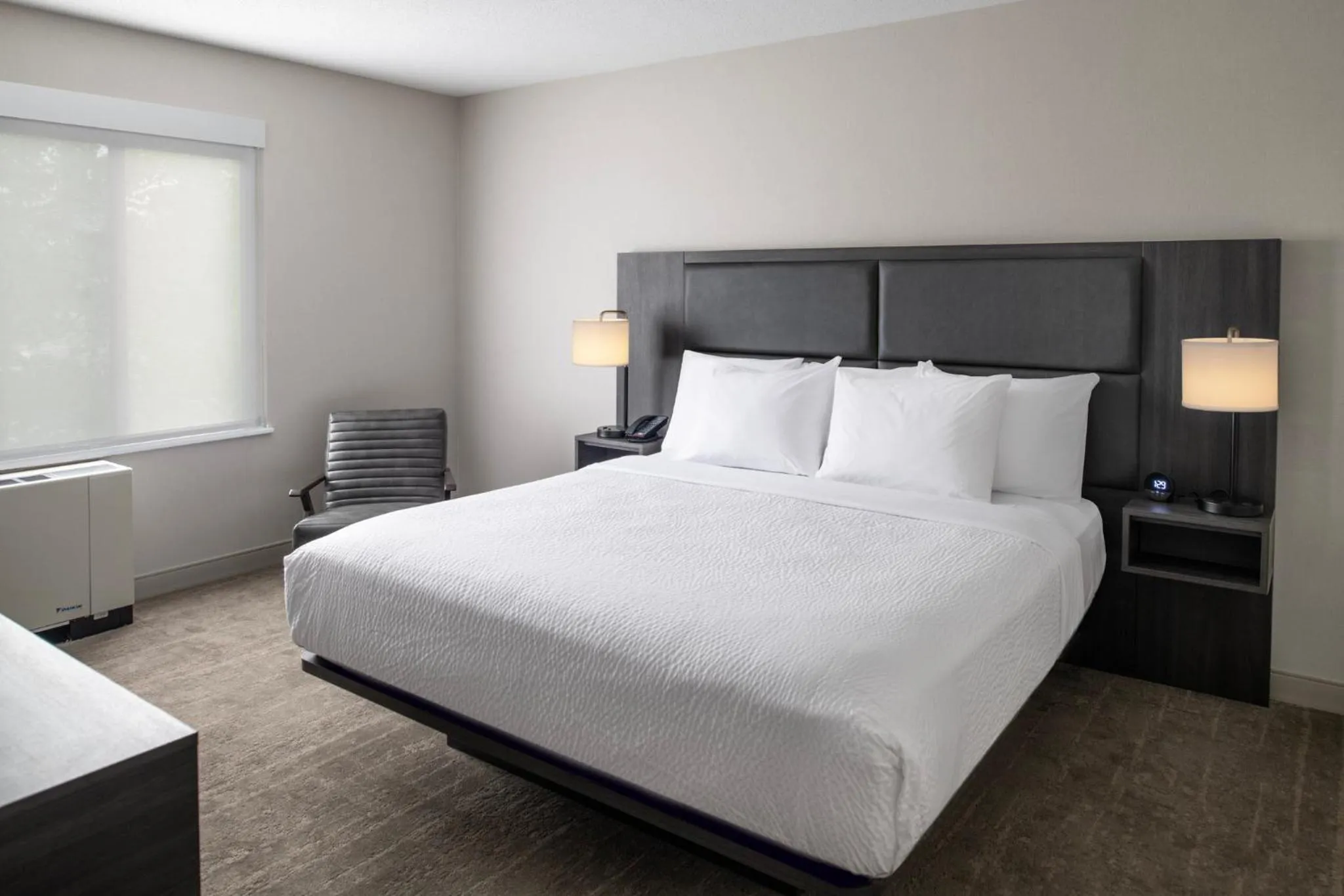 Photo of the whole room, Bed in Holiday Inn Express South Burlington - Downtown by IHG