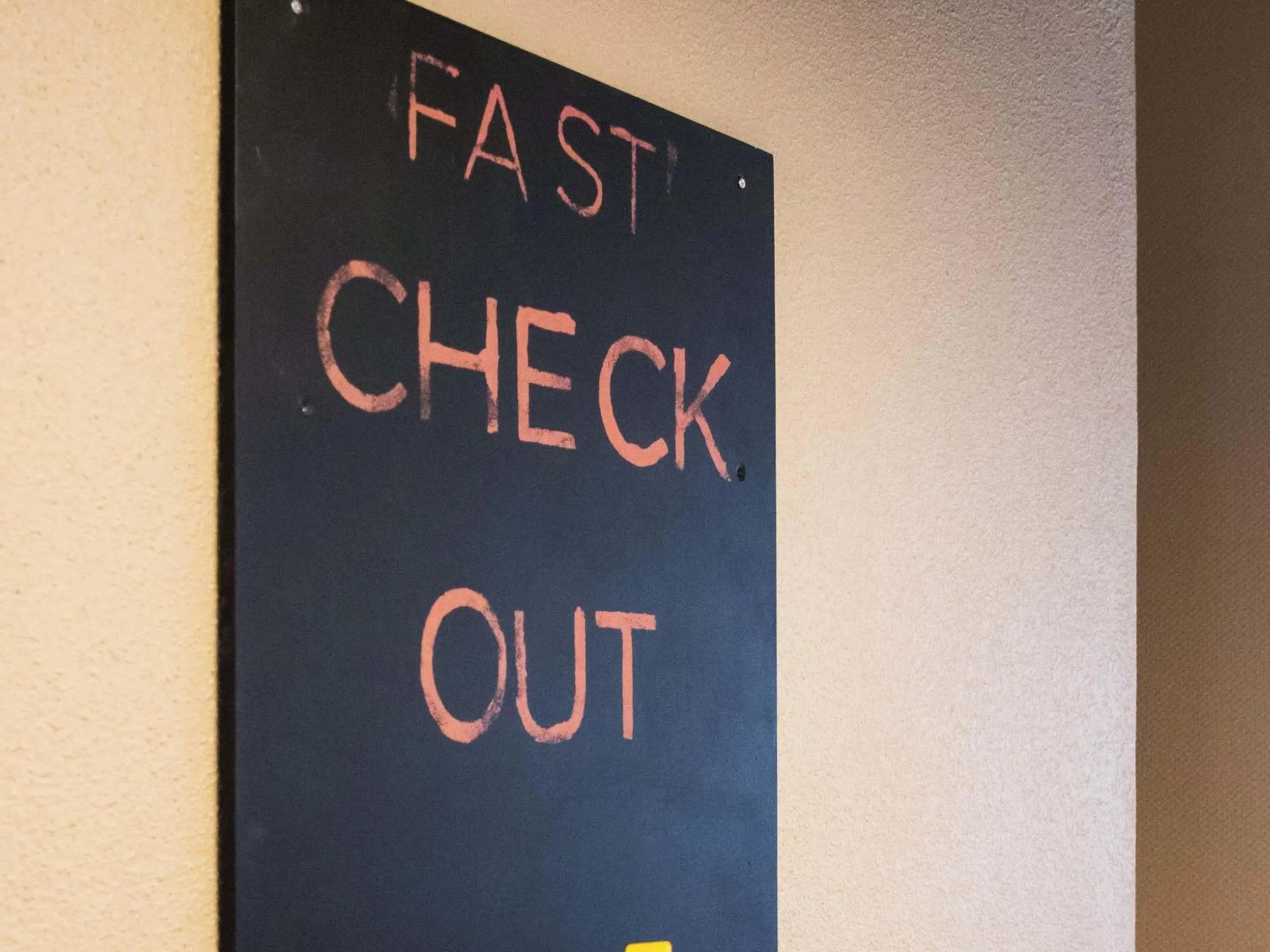 Property building in Greet Hôtel Castres Saix